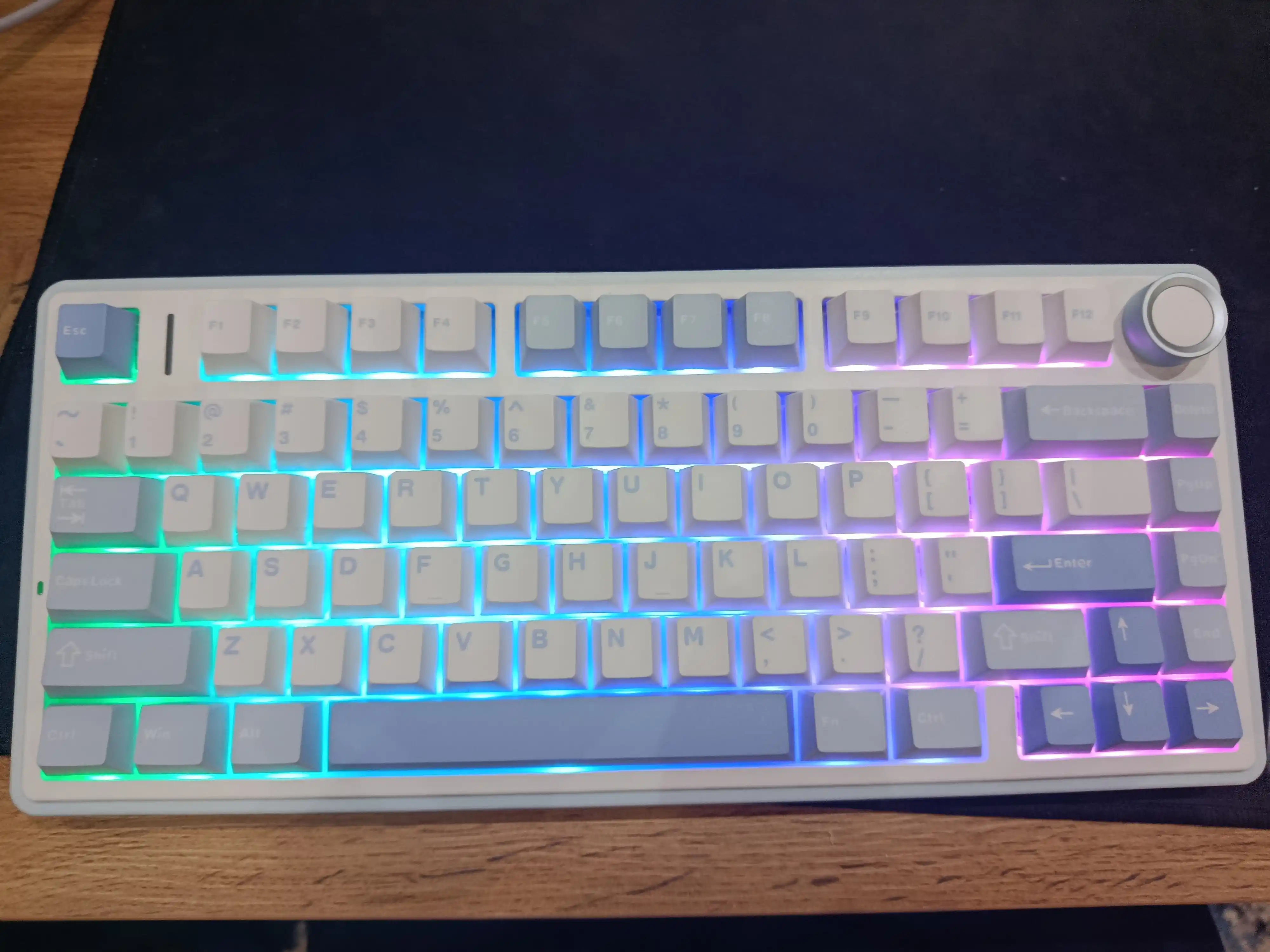 Mexanik klaviatura AULA F75 - F75 Pro gamerlar uchun, RGB yoritgich, 3 xil ulanish