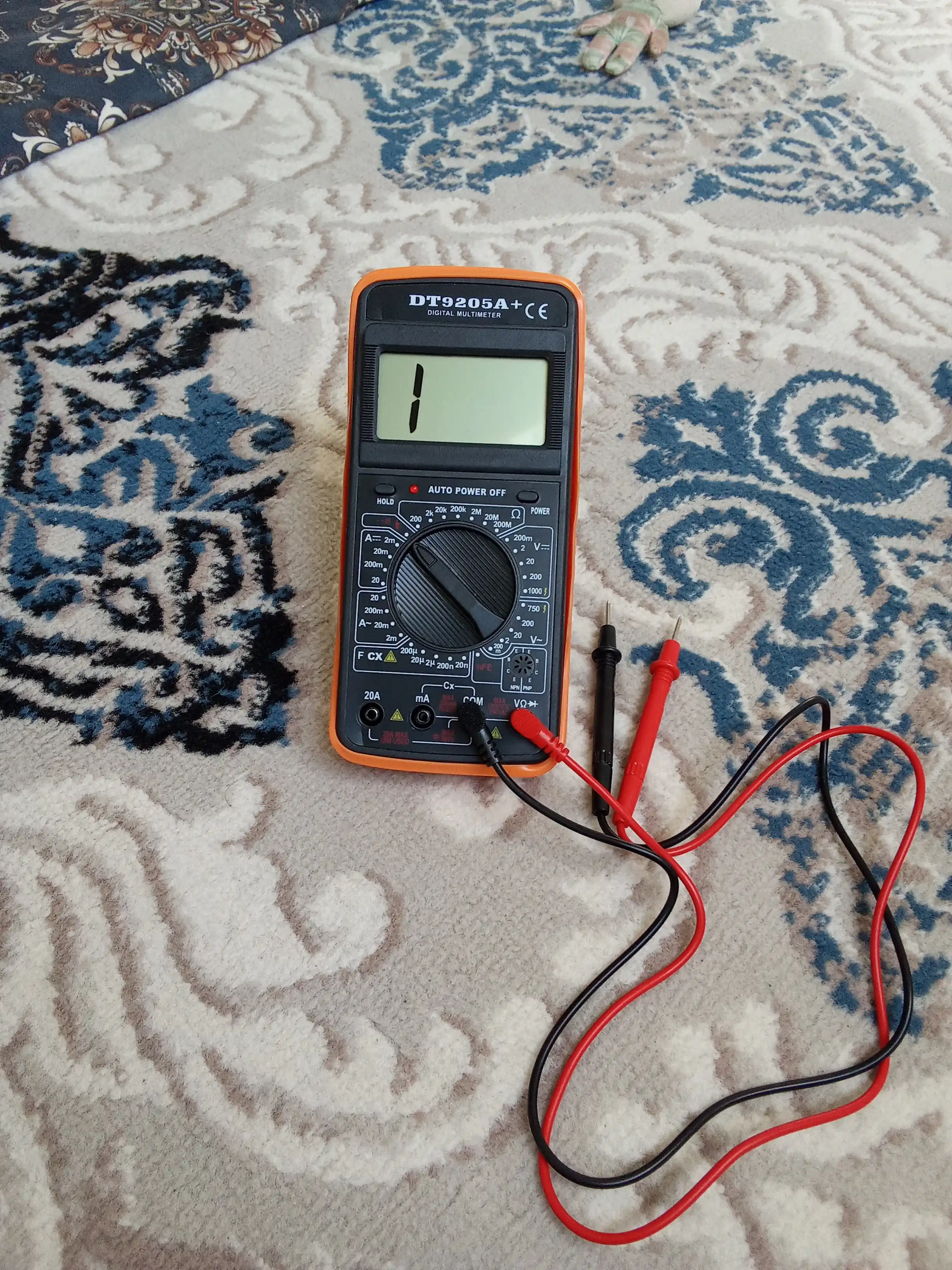 Raqamli multimetrlar — 1000V / 750V, 20A, zanjir tekshirish, qarshilik