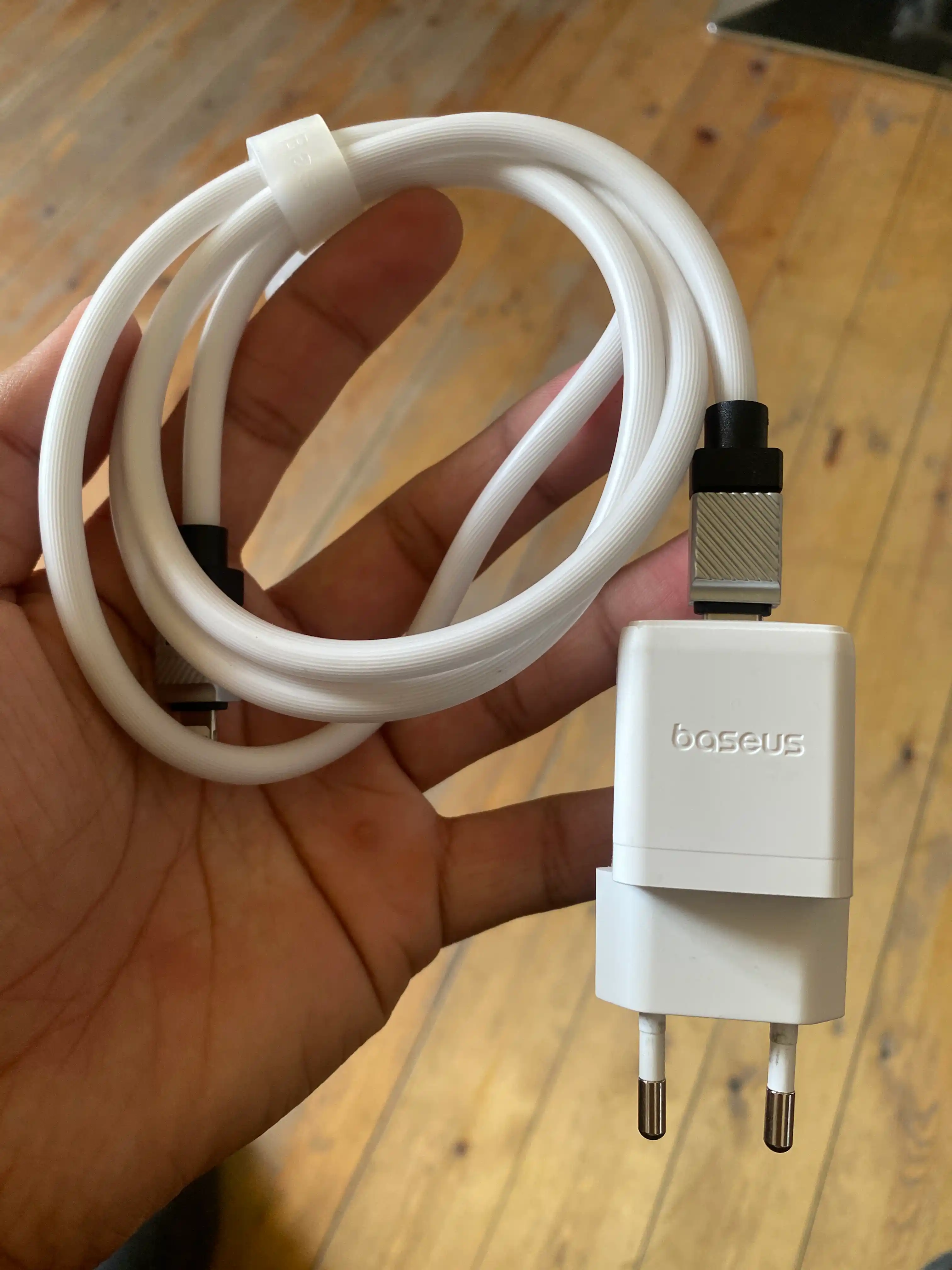 Universal zaryadlash qurilmasi Baseus Palm Fast Charger C+U, 20 Vt zaryadchik