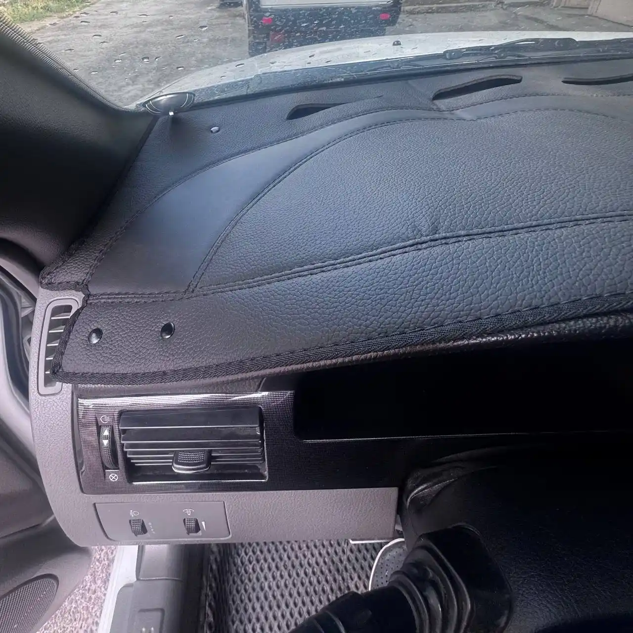 Чехол на торпедку автомобиля, накидка, кожа, для всех автомобилей