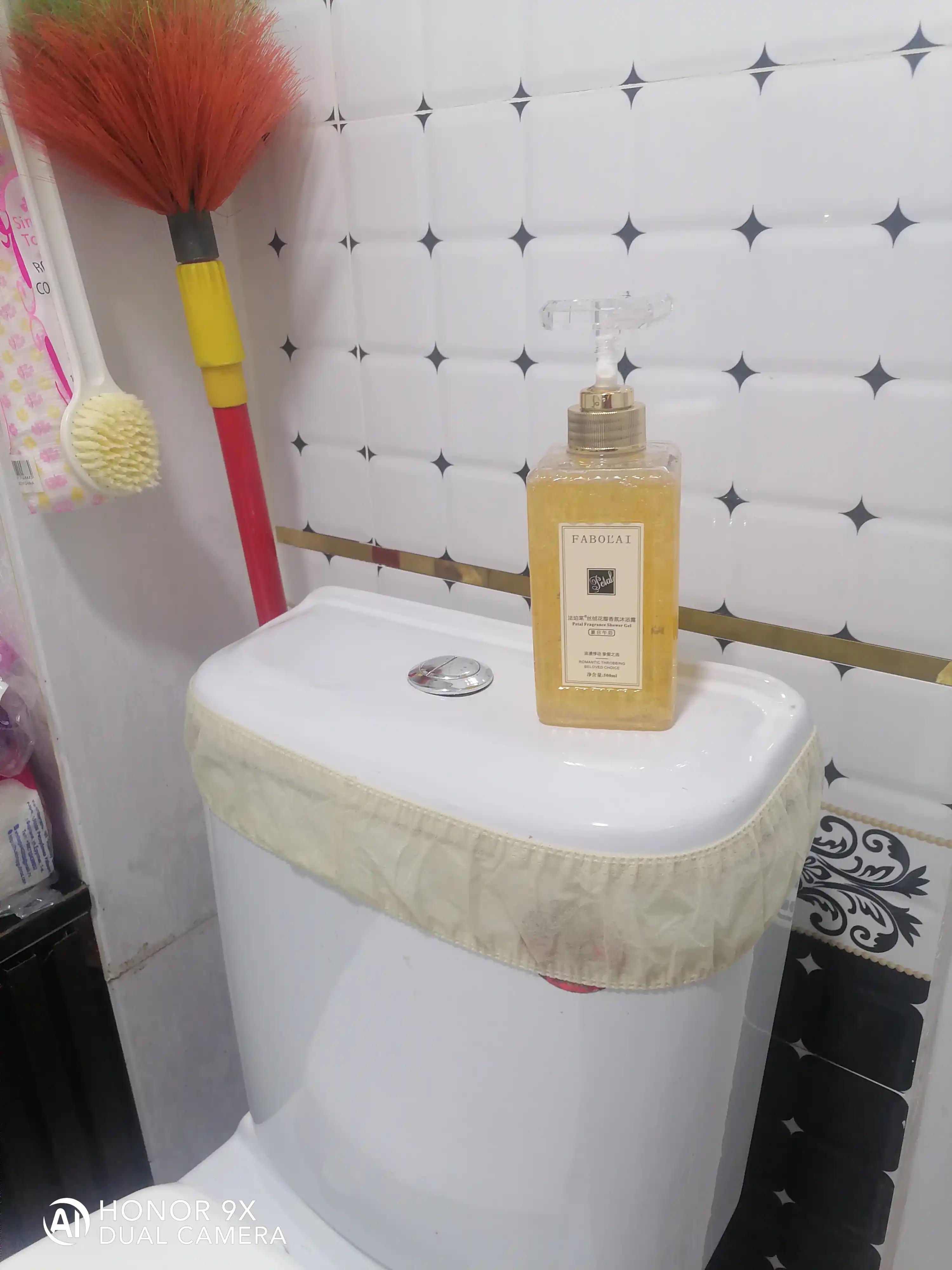 Dush uchun gel Fabolai baxmal yaproqchali xushbo‘y gel, 500 ml