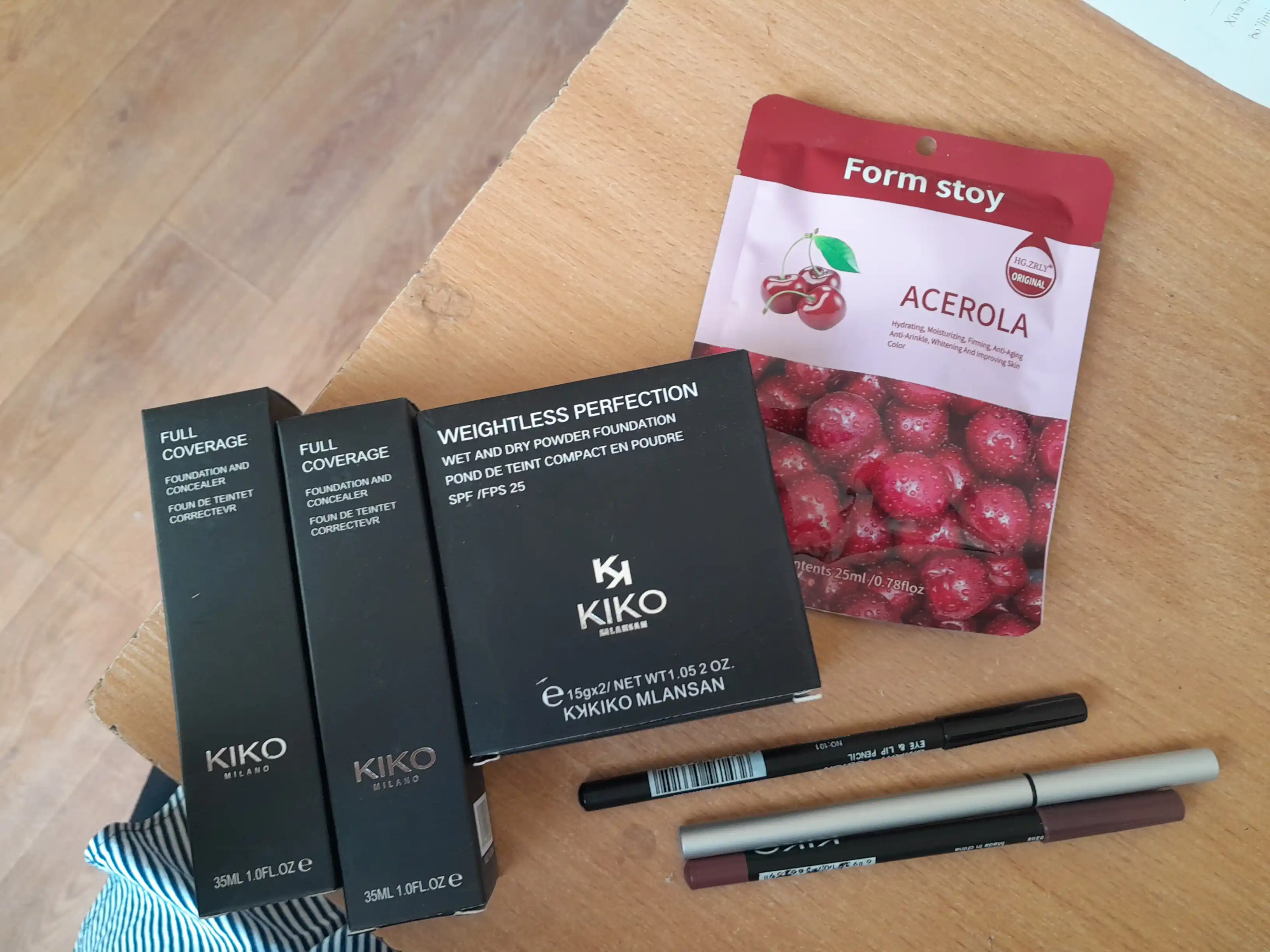 KIKO tonal krem, pudra va baza primer to‘plami