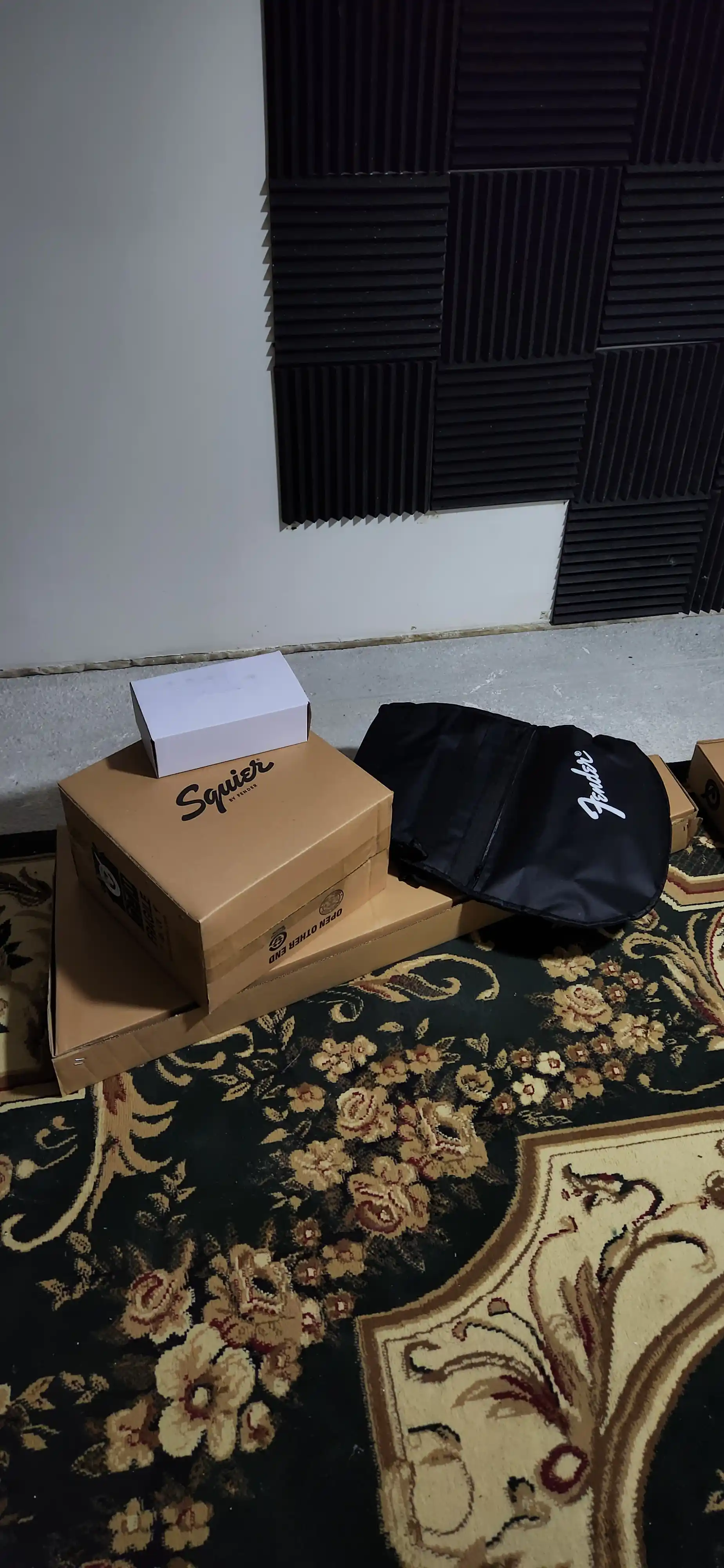 Комплект электрогитары Squier Sonic STRATCASTER
