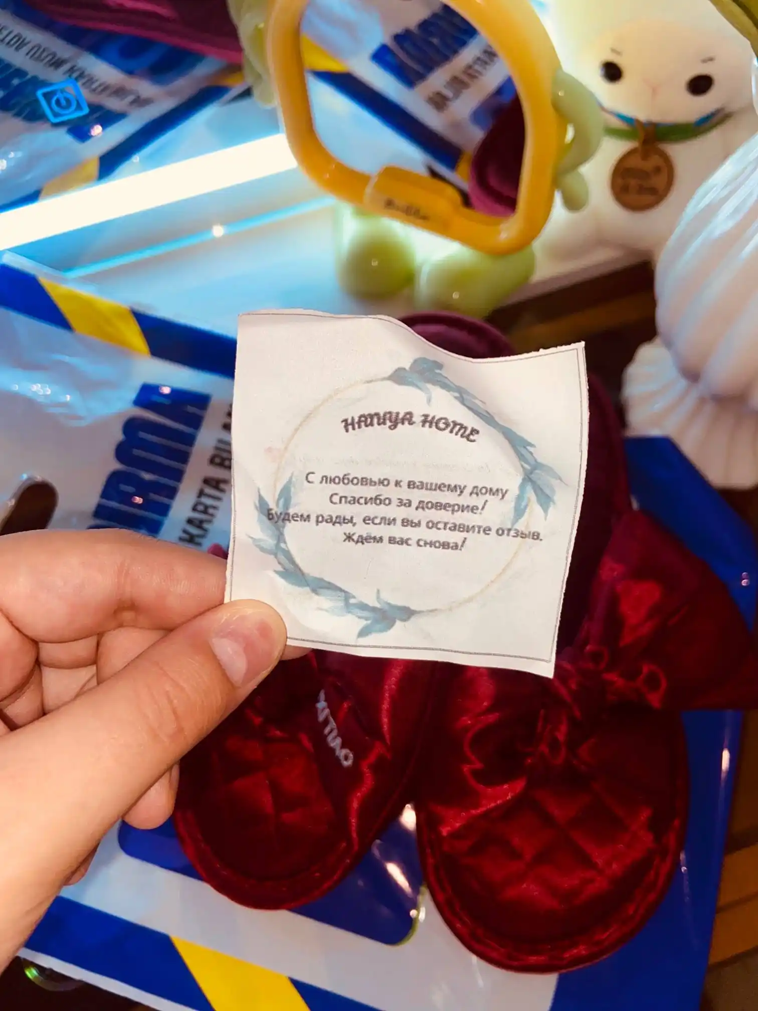 Ayollar va qizlar uy shippaklari