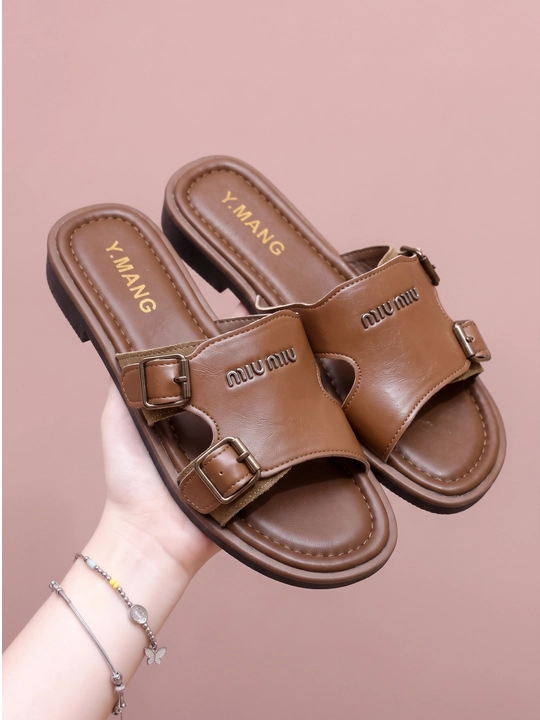 Ayollar shippaklari, MIU MIU