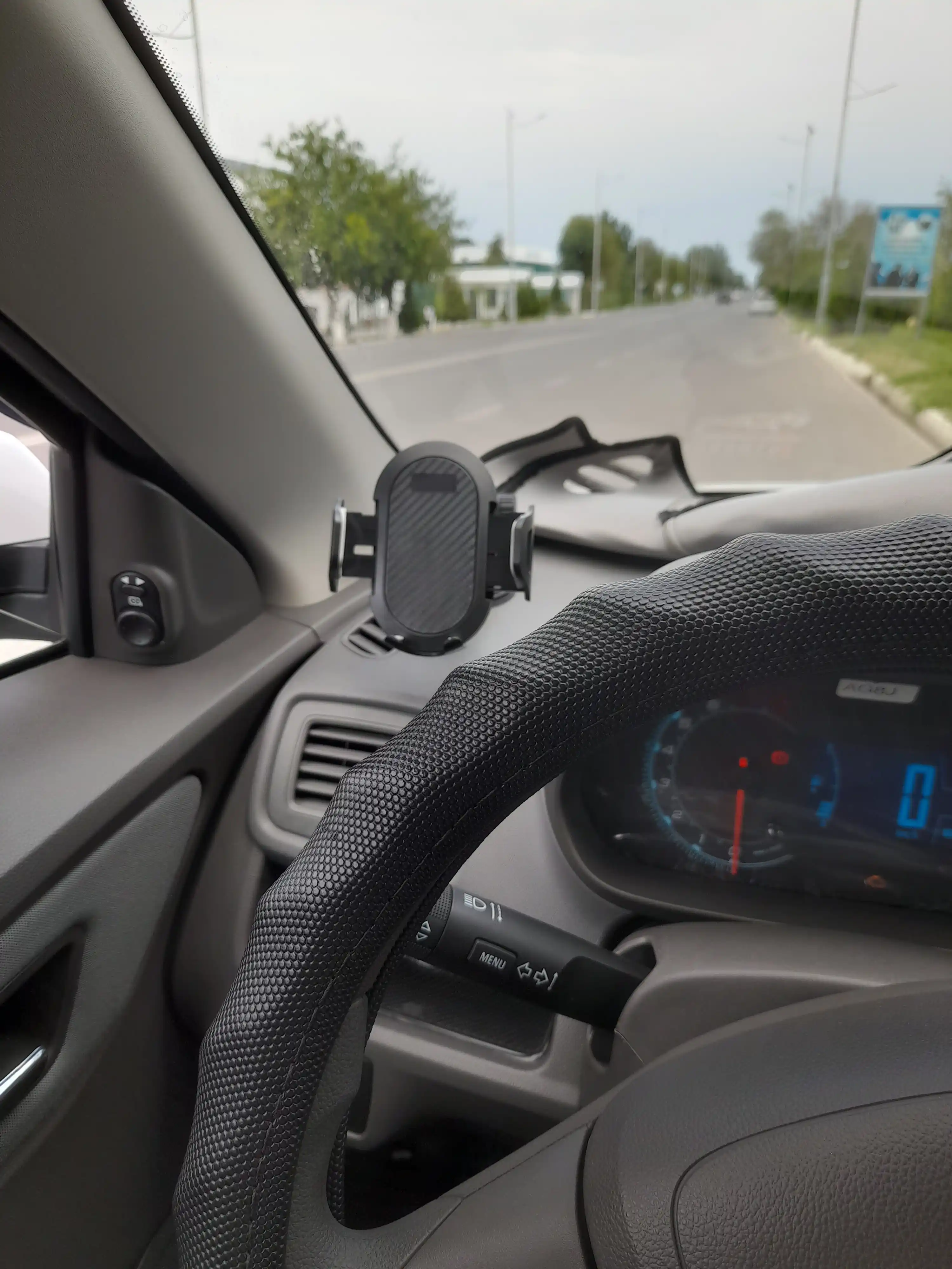 Держатель телефона в автомобиль холдер - универсальный, 360° для панели и лобового стекла