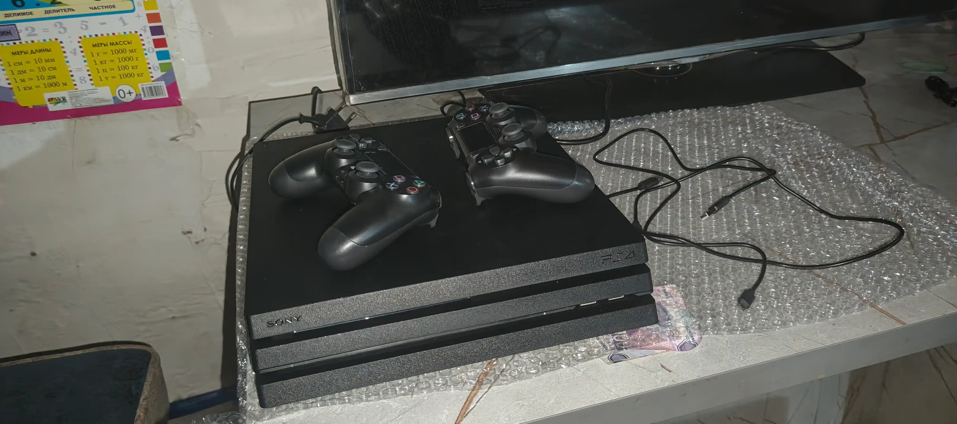 Playstation 4 PRO, 1 ТБ памяти + второй геймпад бонус + игры на готове