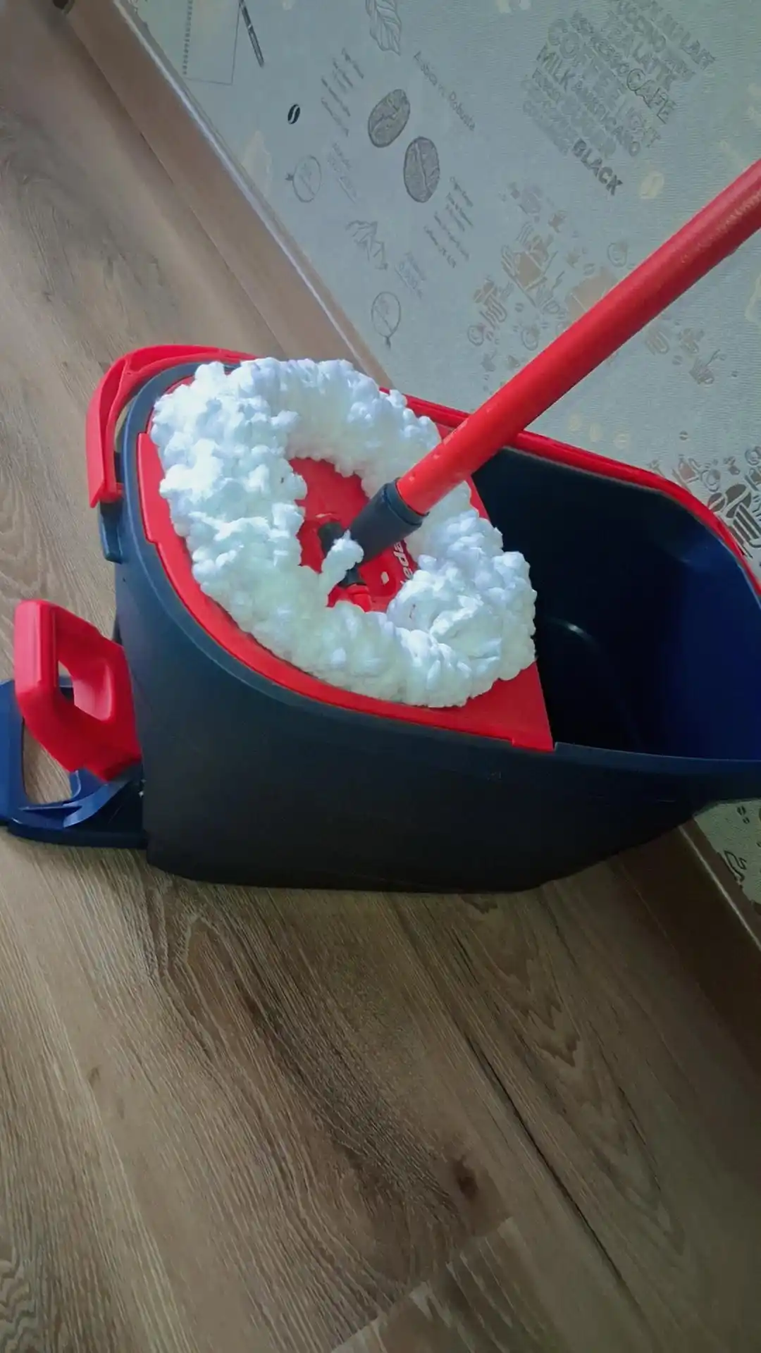 Vileda Turbo Smart chelak shvabra, aylanadigan, nam tozalash uchun, mikrofiberli
