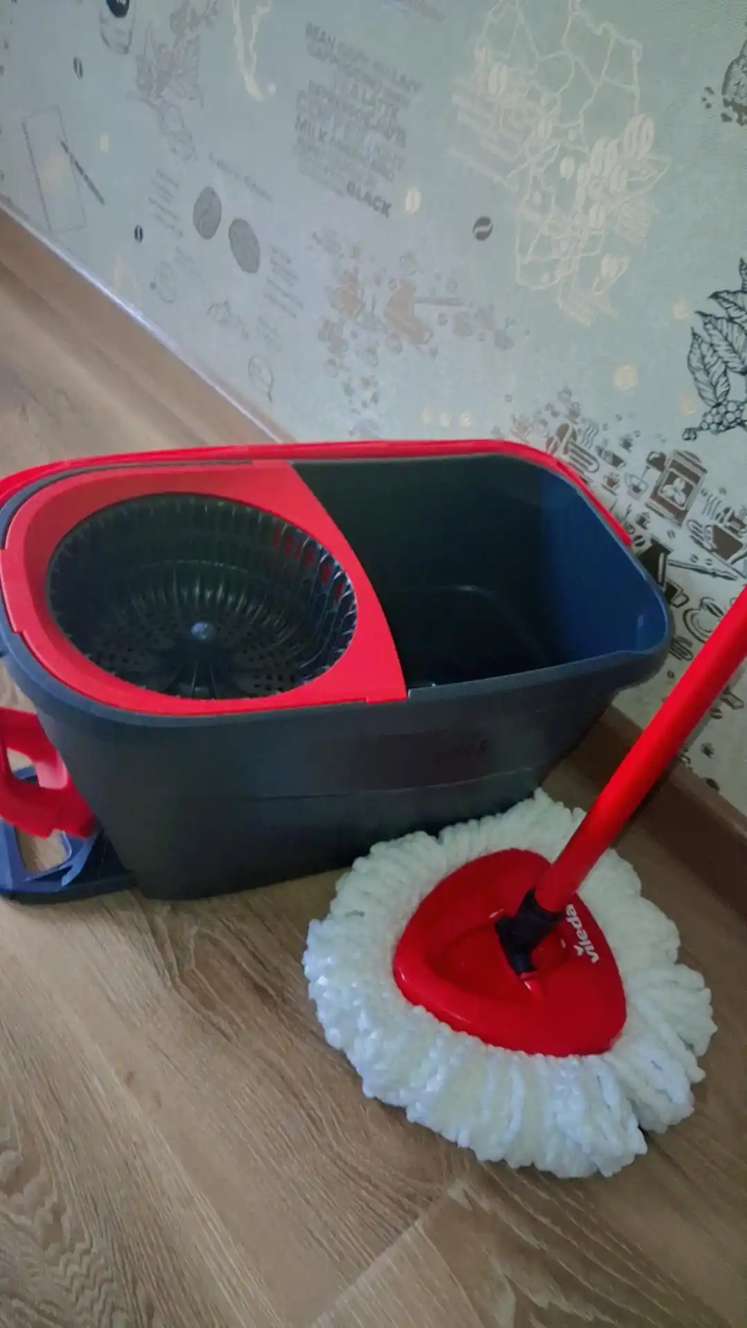 Vileda Turbo Smart chelak shvabra, aylanadigan, nam tozalash uchun, mikrofiberli