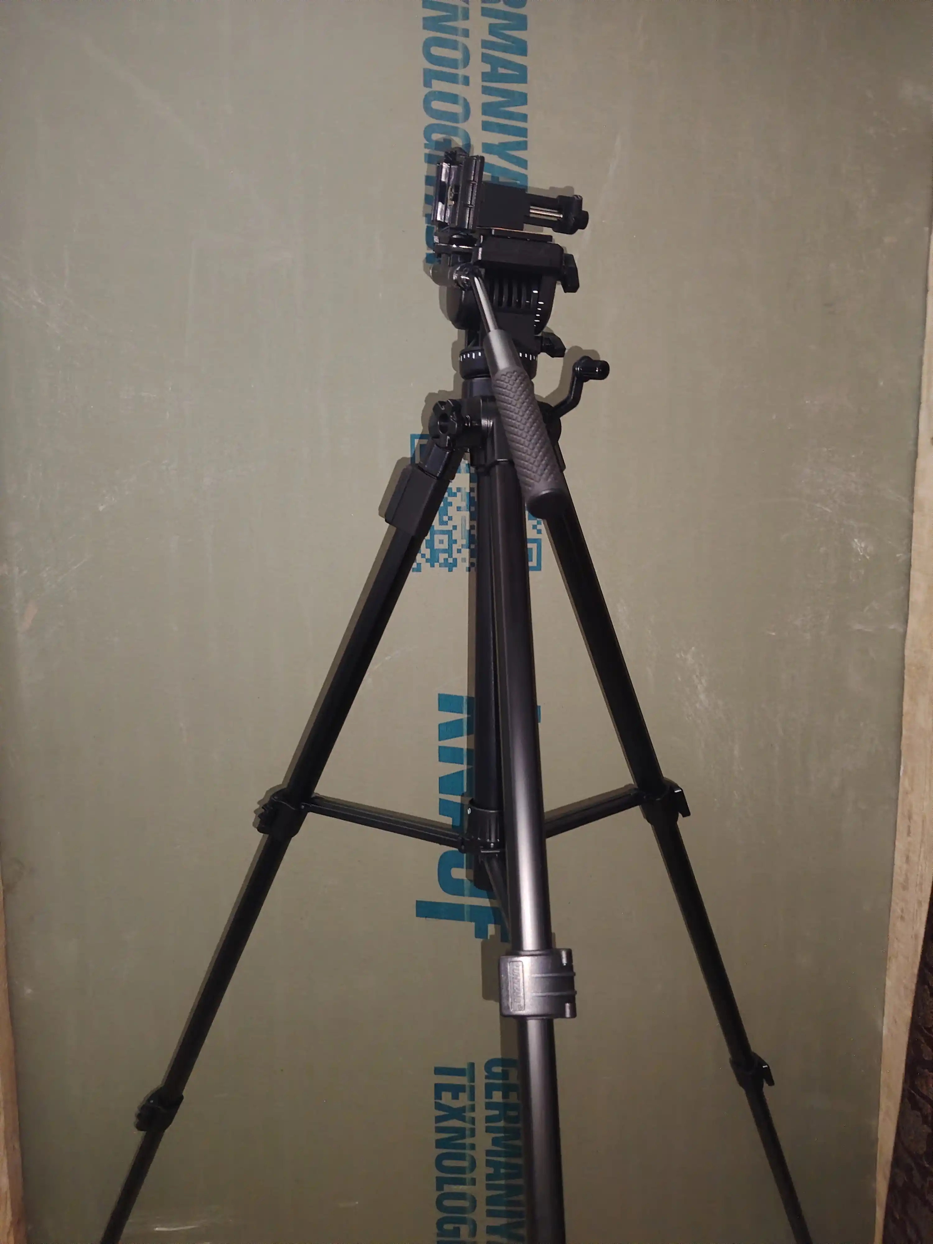 Штатив для камеры и телефона VCT-880