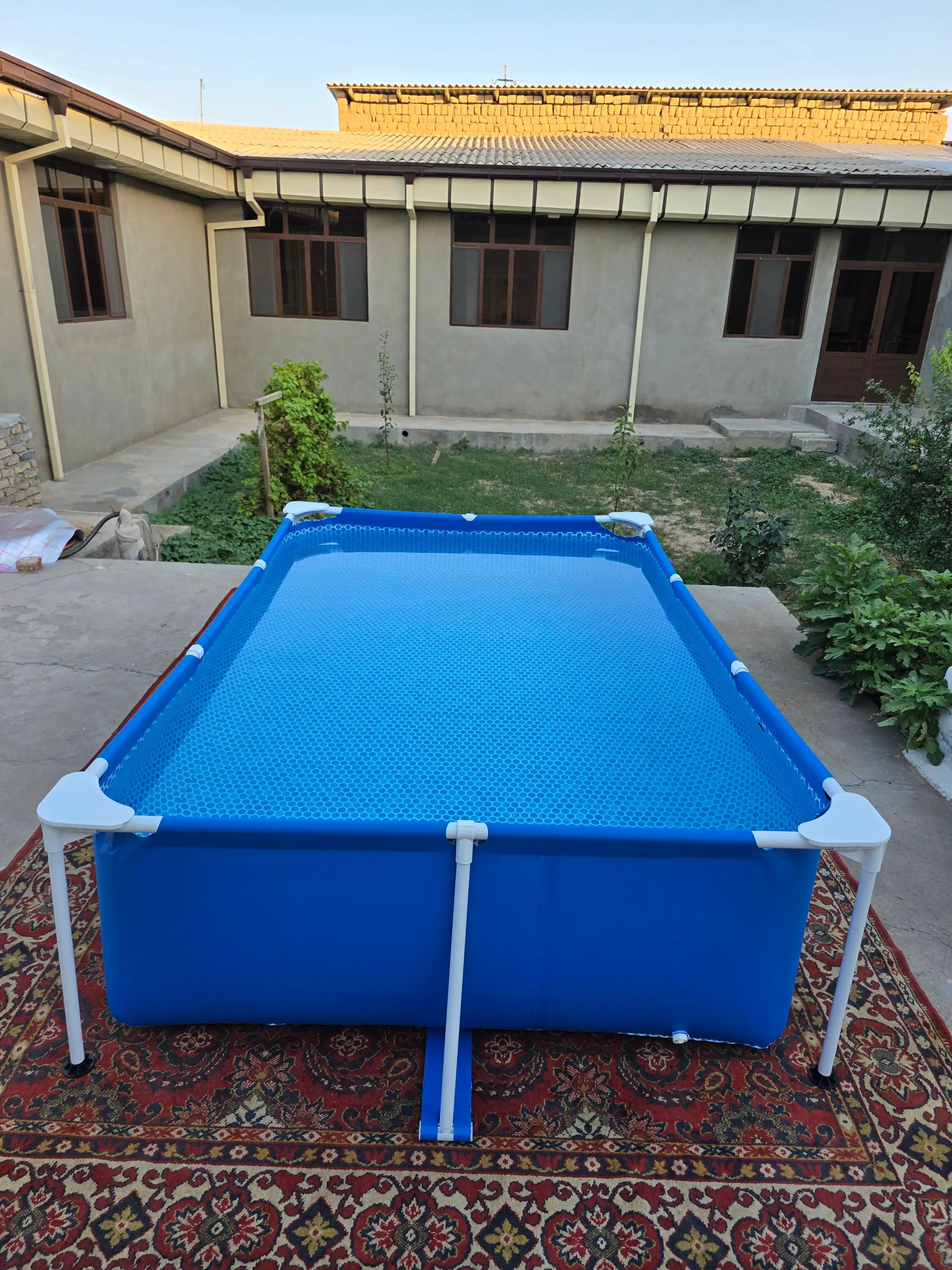 Karkasli basseyn Intex Prism, Metal Frame, tanlovga 1662l-7127 litr hajmli, kattalar uchun