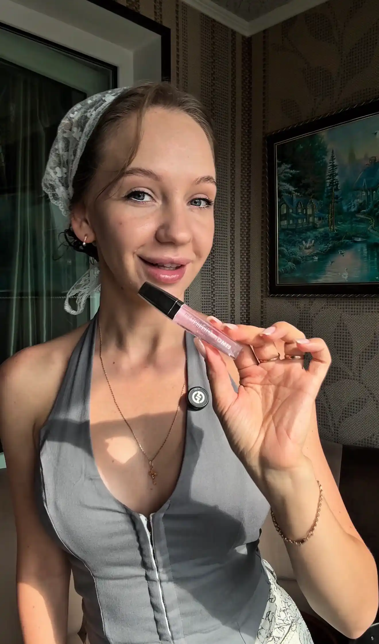 LIMONI Lab uchun yaltiroq-balzam "Mirror Lip Gloss Balm"