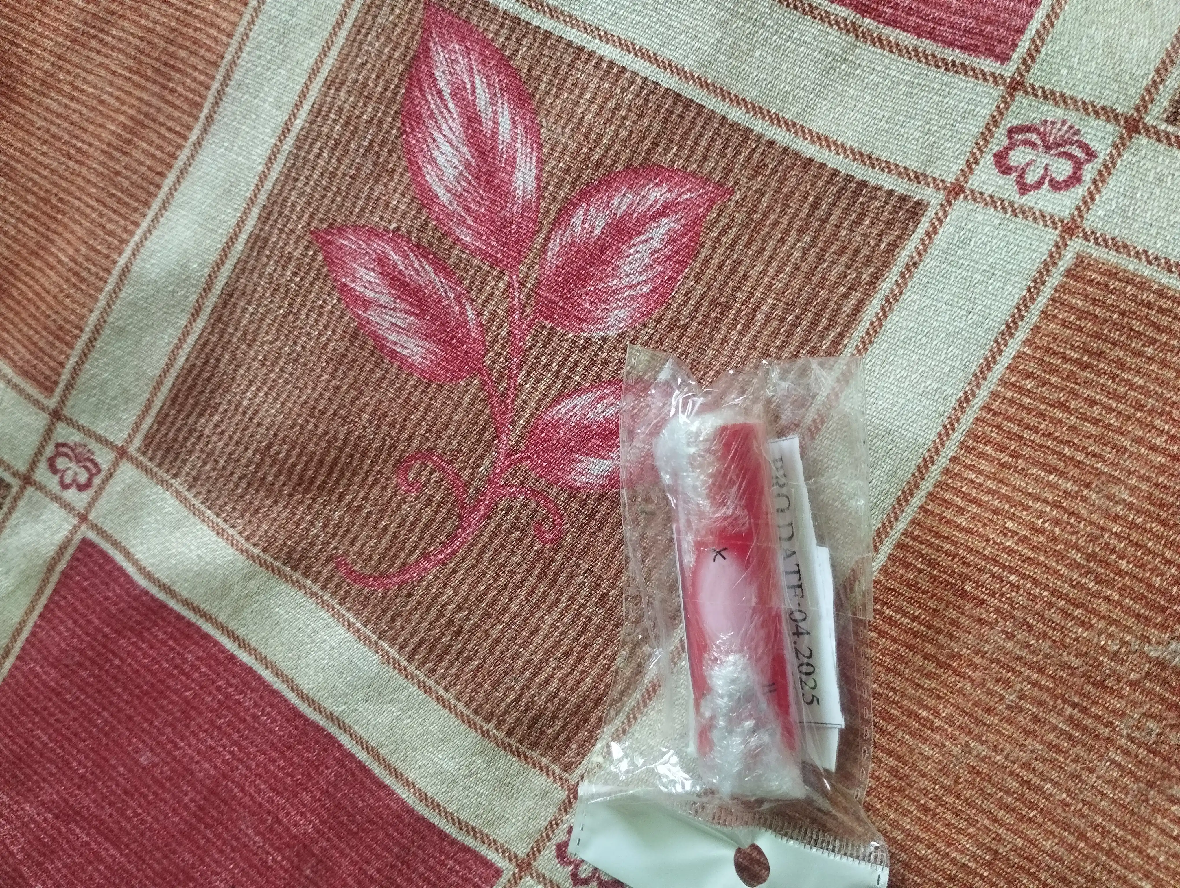 Lablar uchun balzam, namlovchi lab bo‘yog‘i, gigiyenik