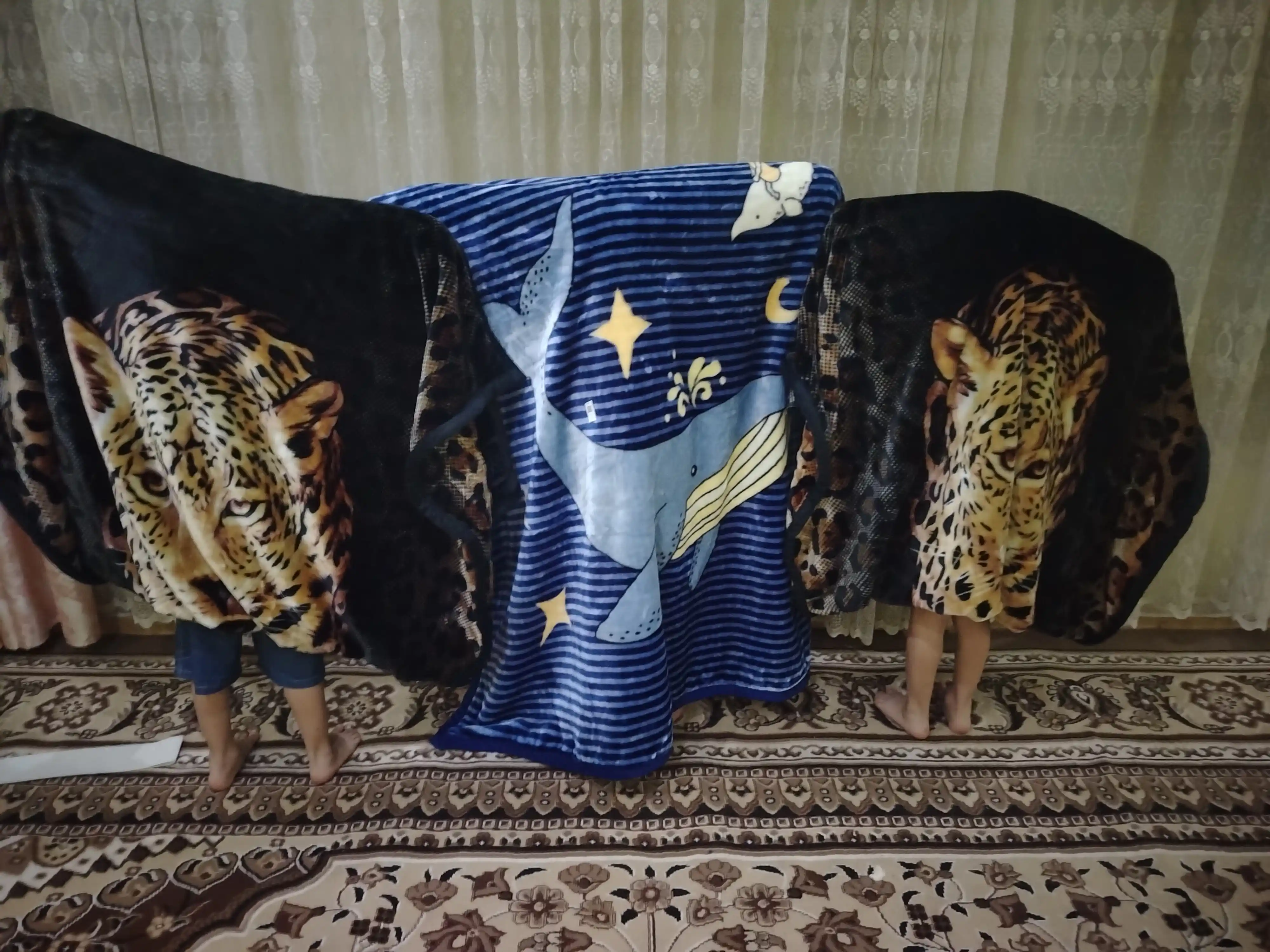 Ko'rpa, ikki tomonlama, yumshoq va yengil, yopinchiq sifatida, 1,5*2 m, bir kishilik