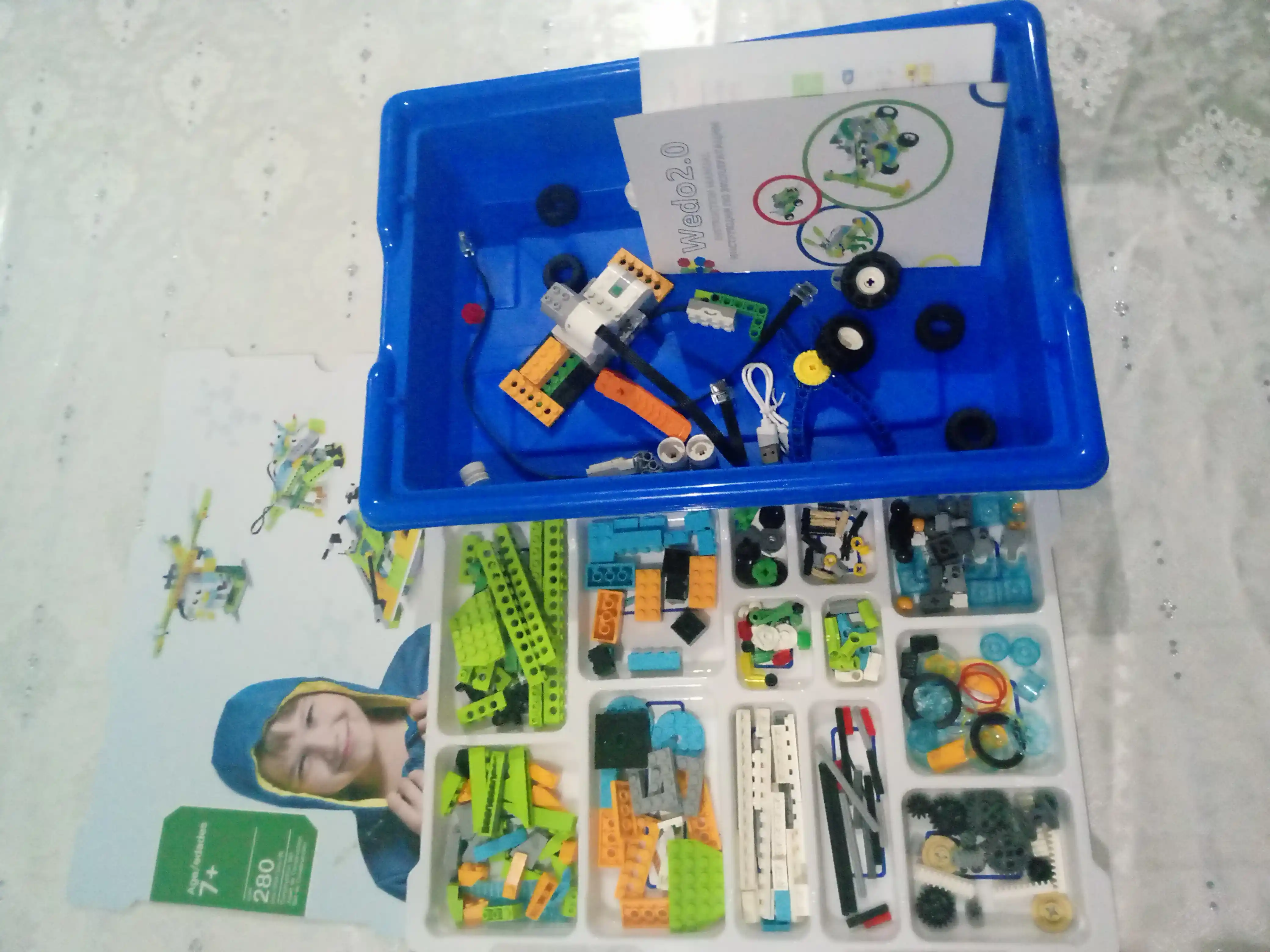 WeDo 2.0 akkumulyatorli konstruktor robototexnika va dasturlash