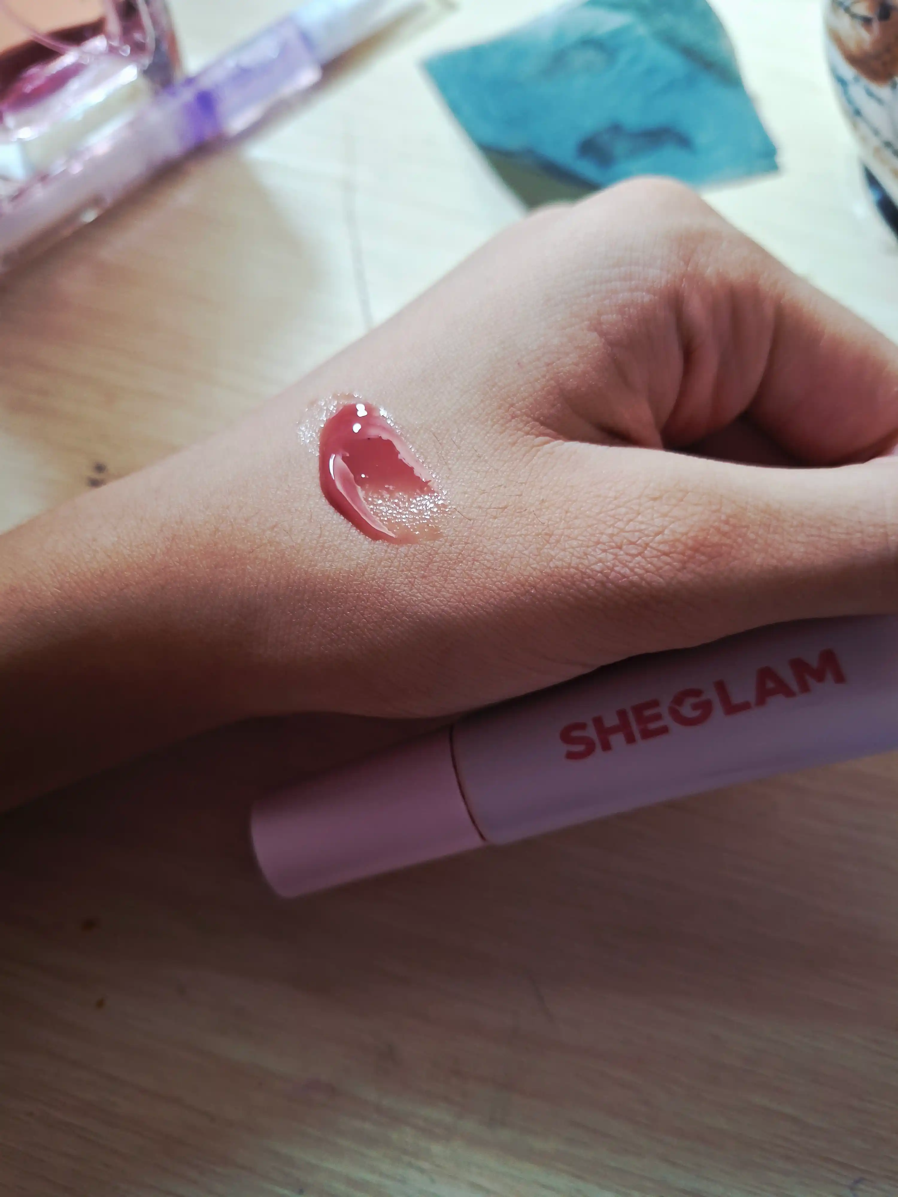 Lab yaltirog‘i SHEGLAM blesk Crystal Glaze, namlovchi