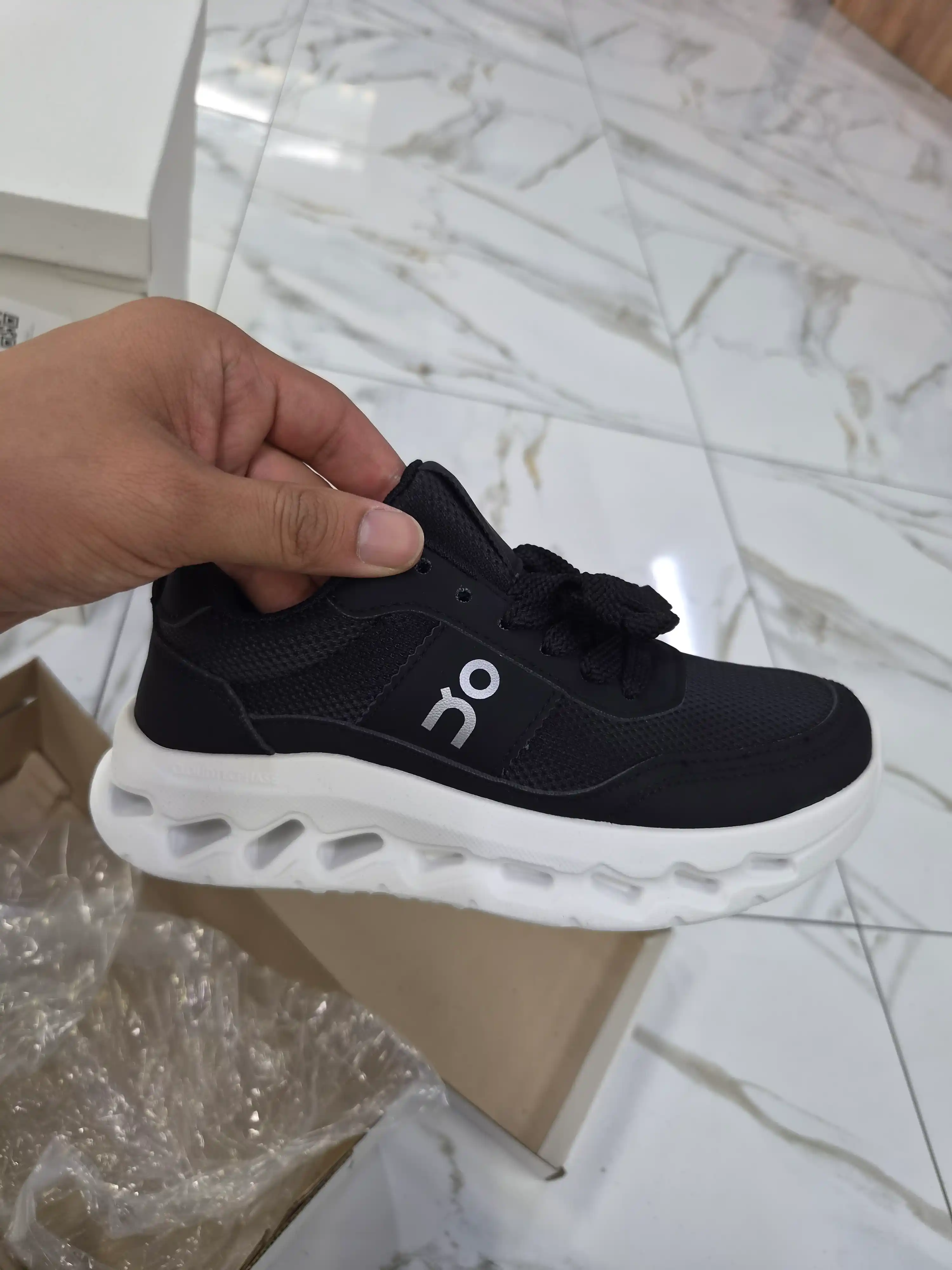 O'smirlar va qizlar uchun universal ON-CLOUD sport poyabzali, 35-39