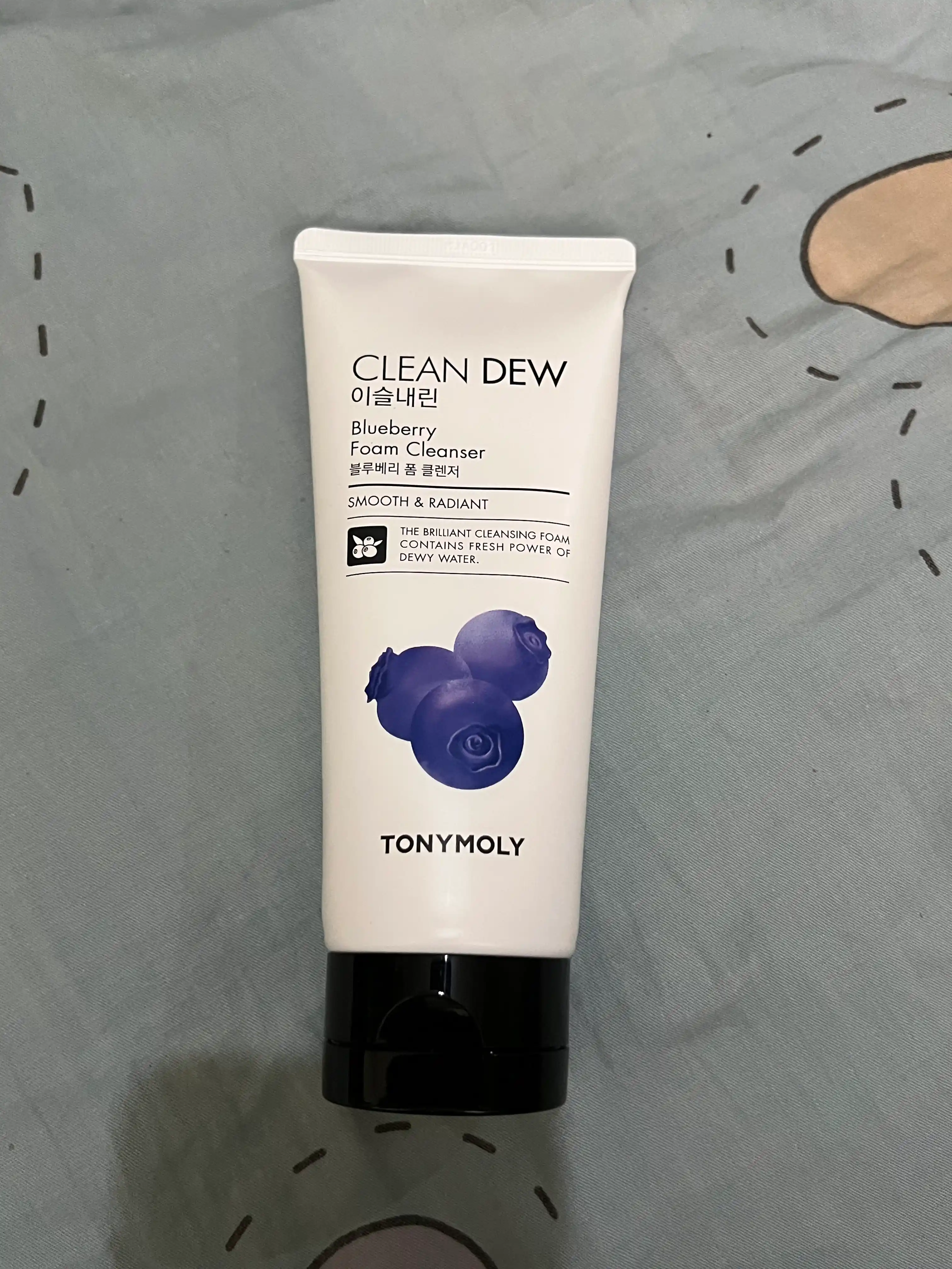 TonyMoly Clean Dew brendining yuzni tozalash uchun ko'pik, makiyajni tozalaydi, oqartiradi
