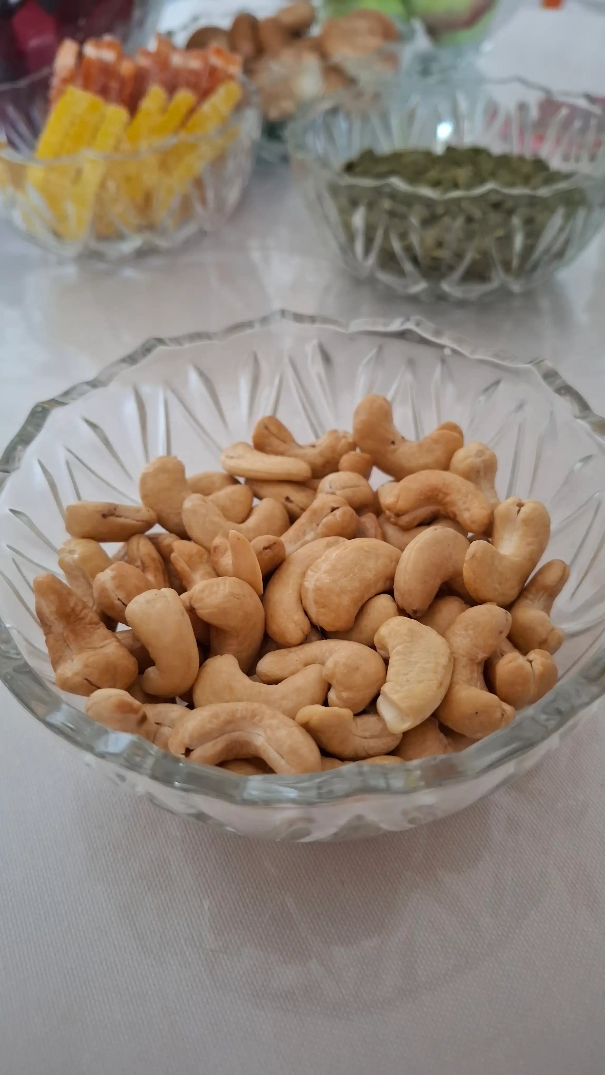 Hayot Ne’matlari Premium keshyu yong‘oqlari - tabiiy ta’mli va foydali yengil taom 200 g