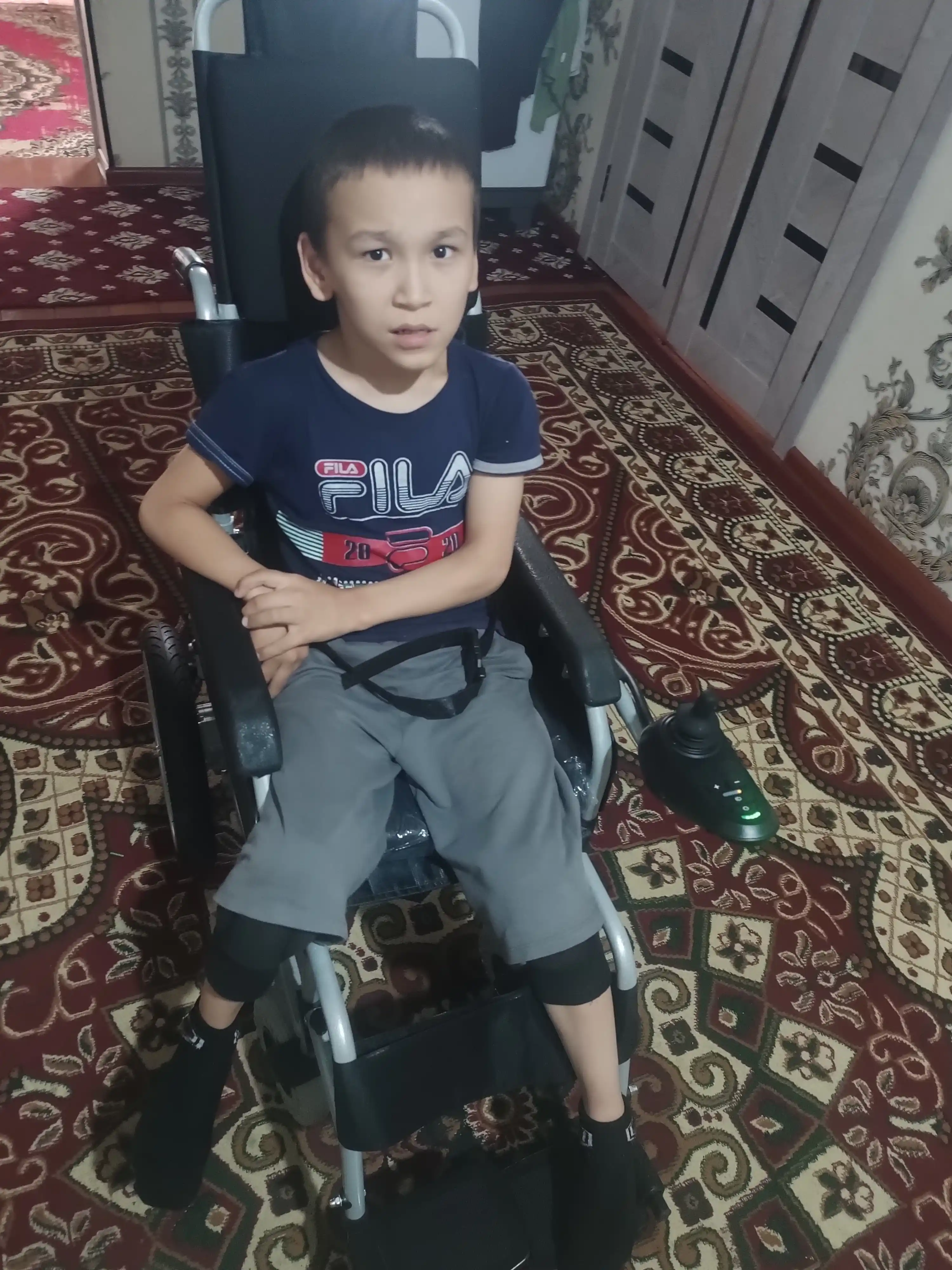 Elektr yuritmali kreslo-aravacha bolalar uchun KKEP-D