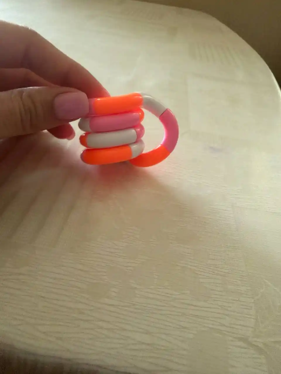 Tangle Twist stressga qarshi