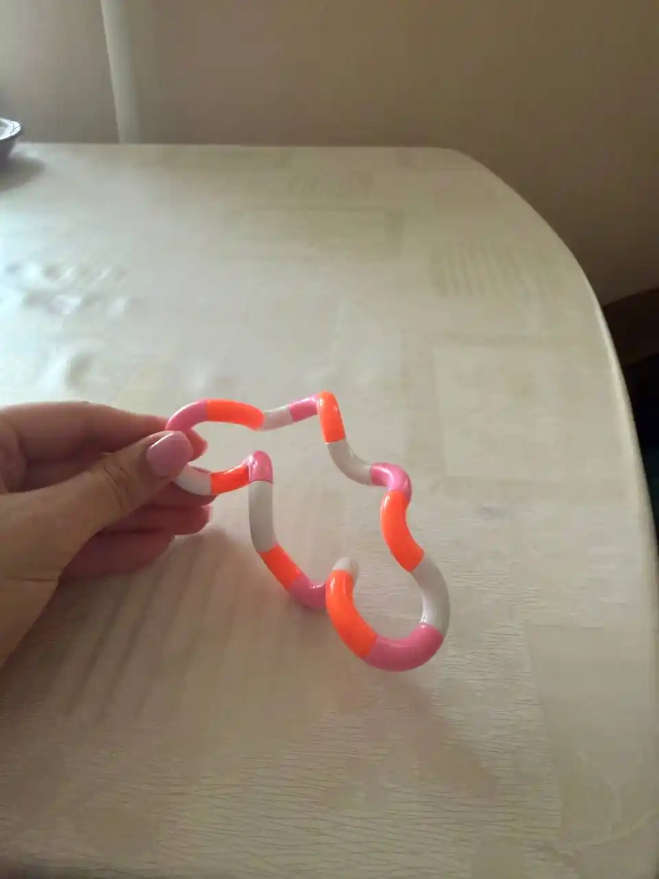Tangle Twist stressga qarshi