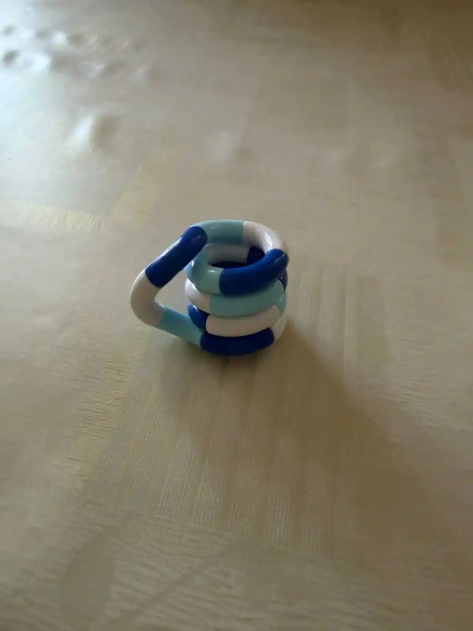 Tangle Twist stressga qarshi