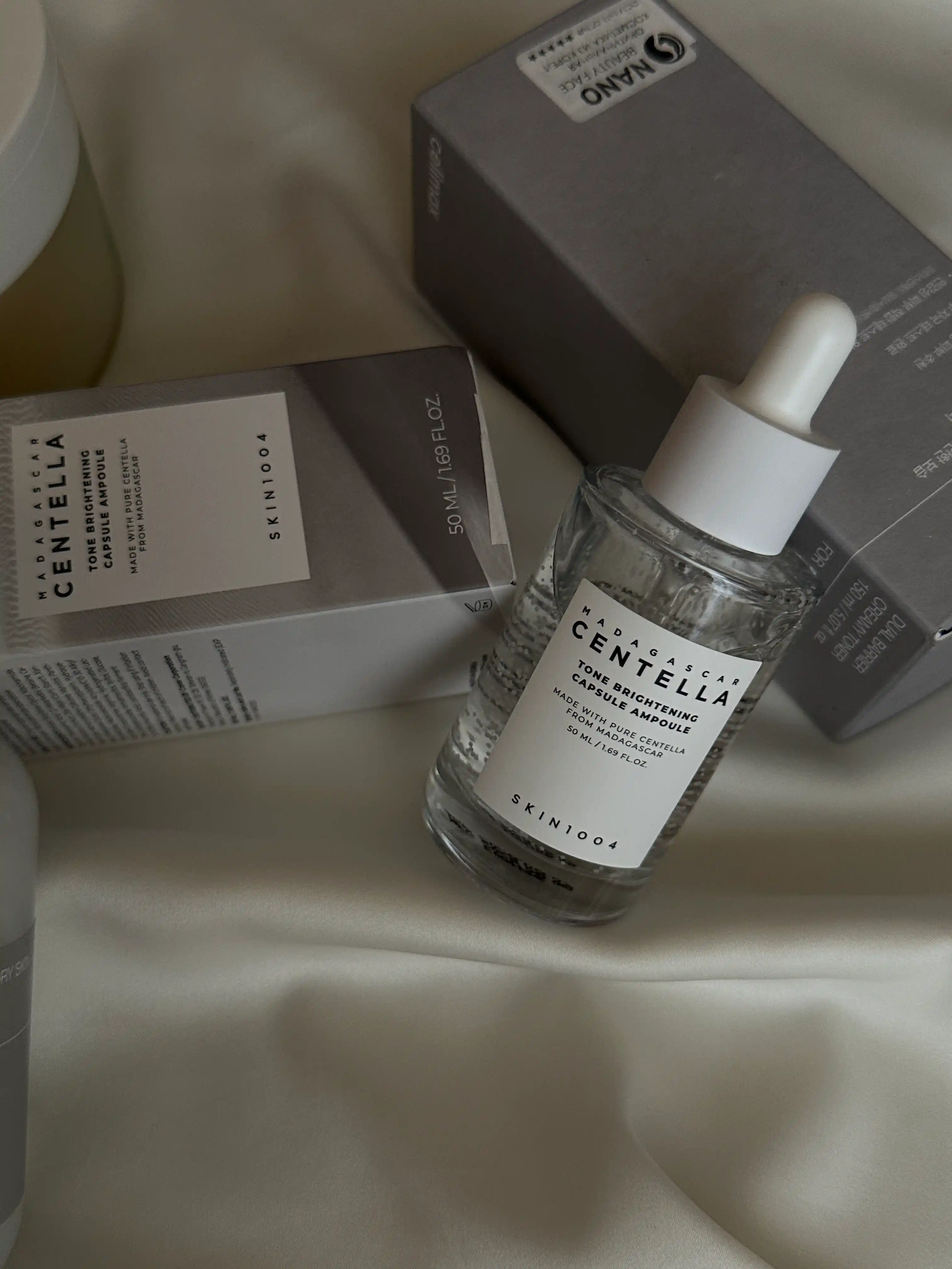 Yuz uchun Skin1004 yorituvchi zardobi, Madagascar Centella Brightening Ampoule, 50-100 ml