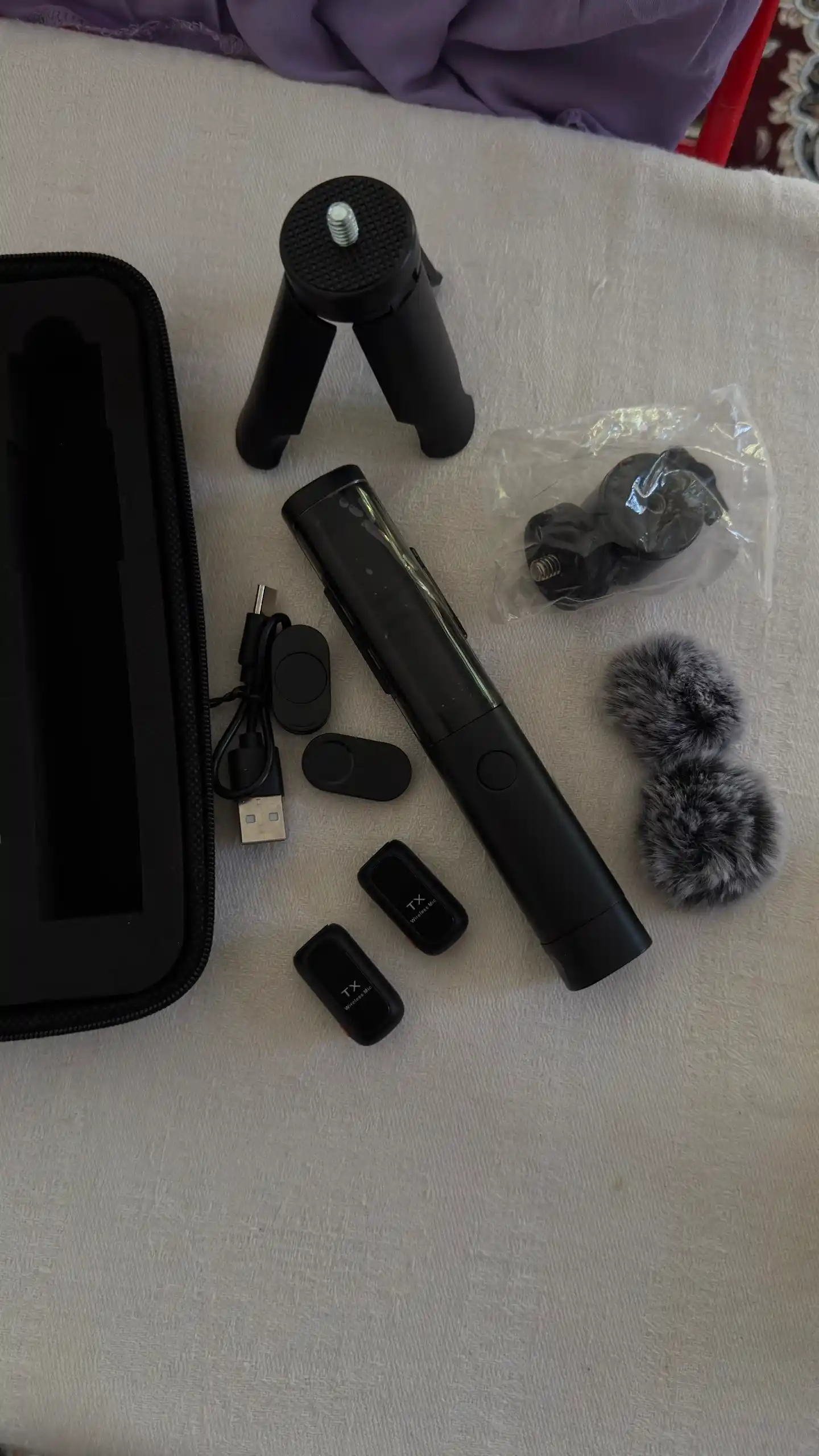 Blogerlar uchun simsiz petlichka mikrofon Lavaliere Video 2 Type-C/Lightning