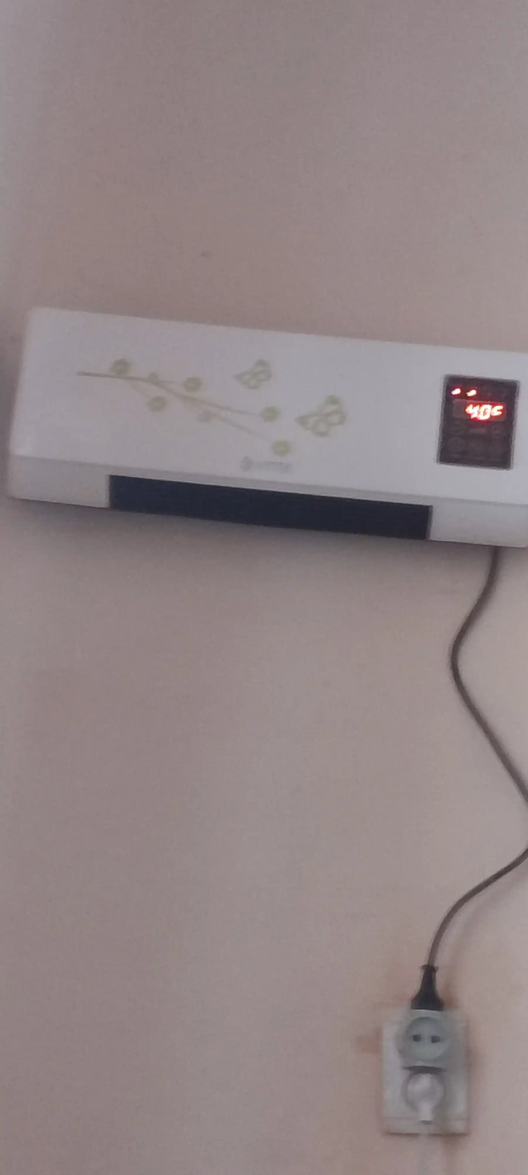 Devorga o'rnatiladigan elektr isitgich 1800 Vt — masofadan pult va taymerli