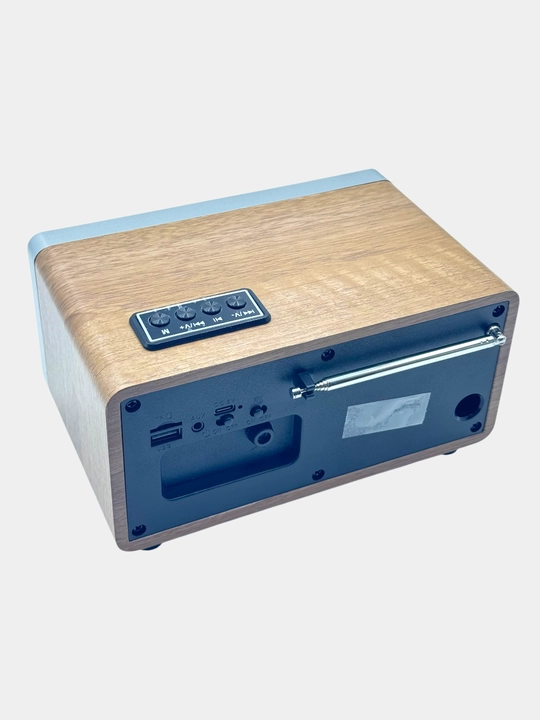 Analog soat funksiyasi FM radio va Bluetooth funksiyali MP3 karnaylarga ega retro