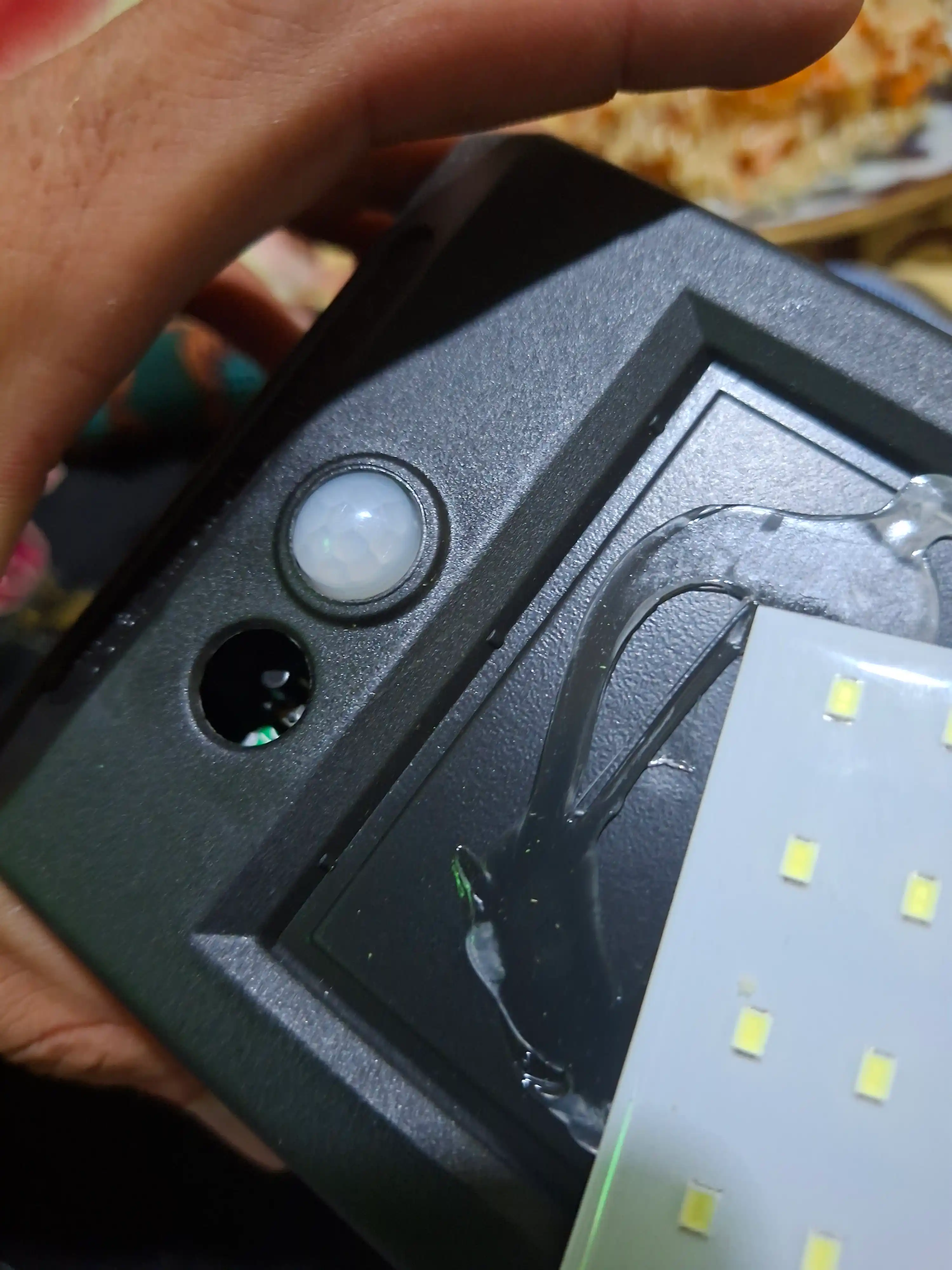 Quyosh energiyali devor chirog‘i 20 LED harakat datchikli tashqi yoritish