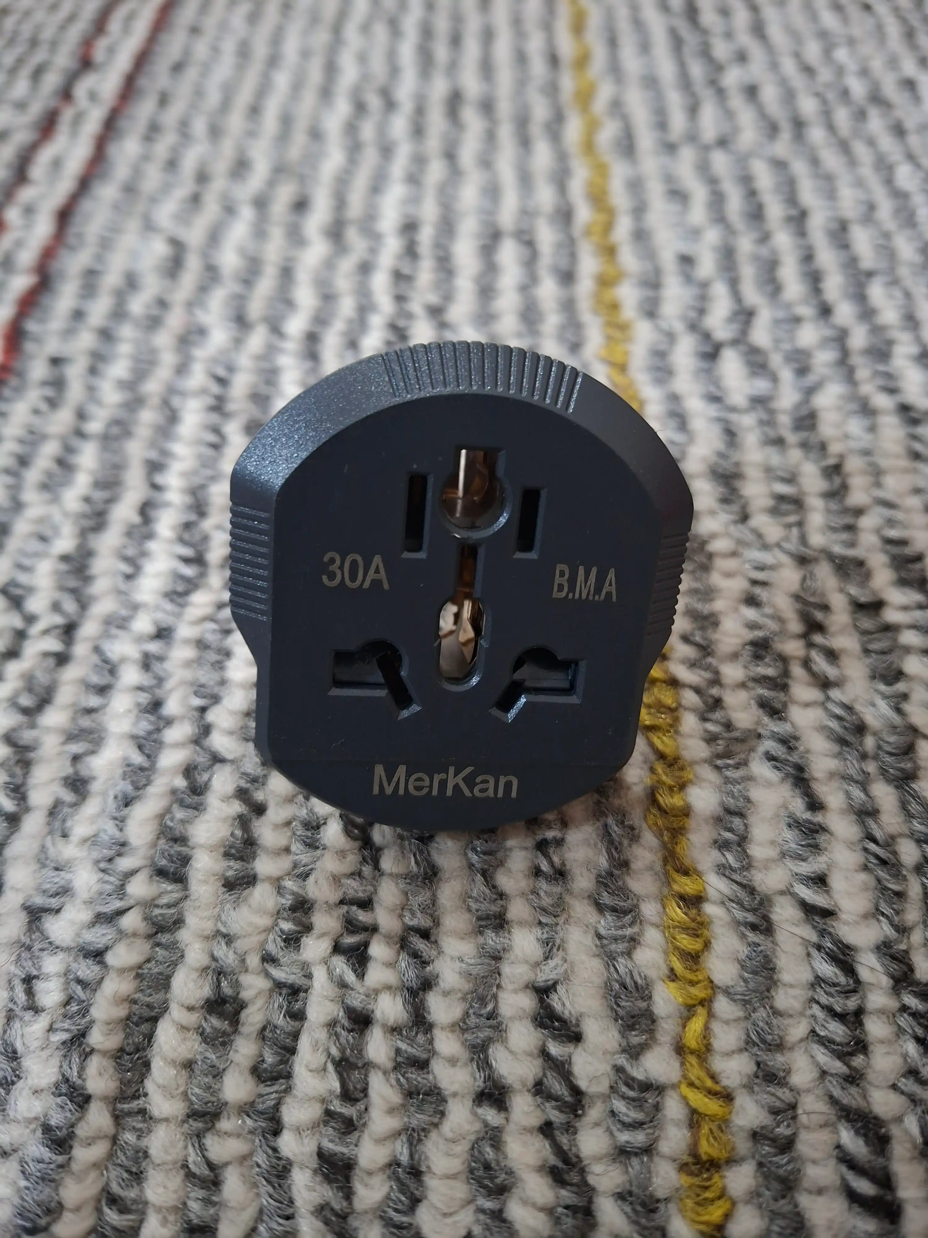 Mercan Euro adapteri 220 v kirish Mercan, 30 Amperga chidamli Elektro moshinalar uchun