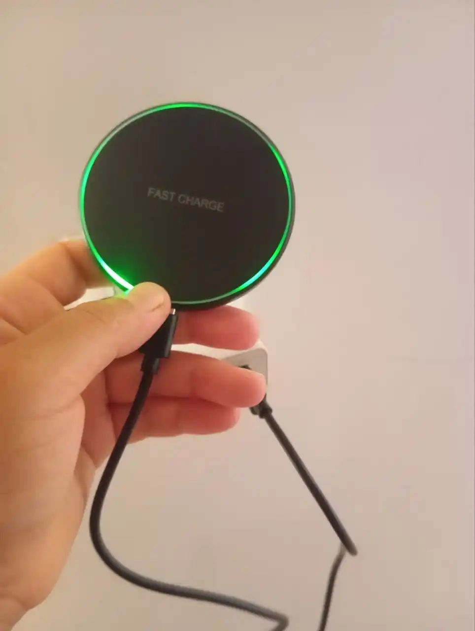 Fast Charge simsiz zaryadlash qurilmasi
