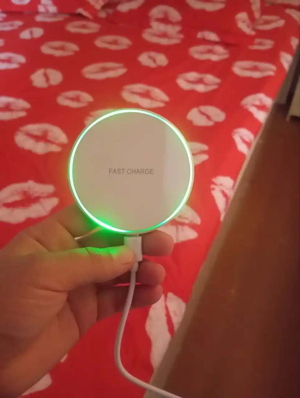 Fast Charge simsiz zaryadlash qurilmasi