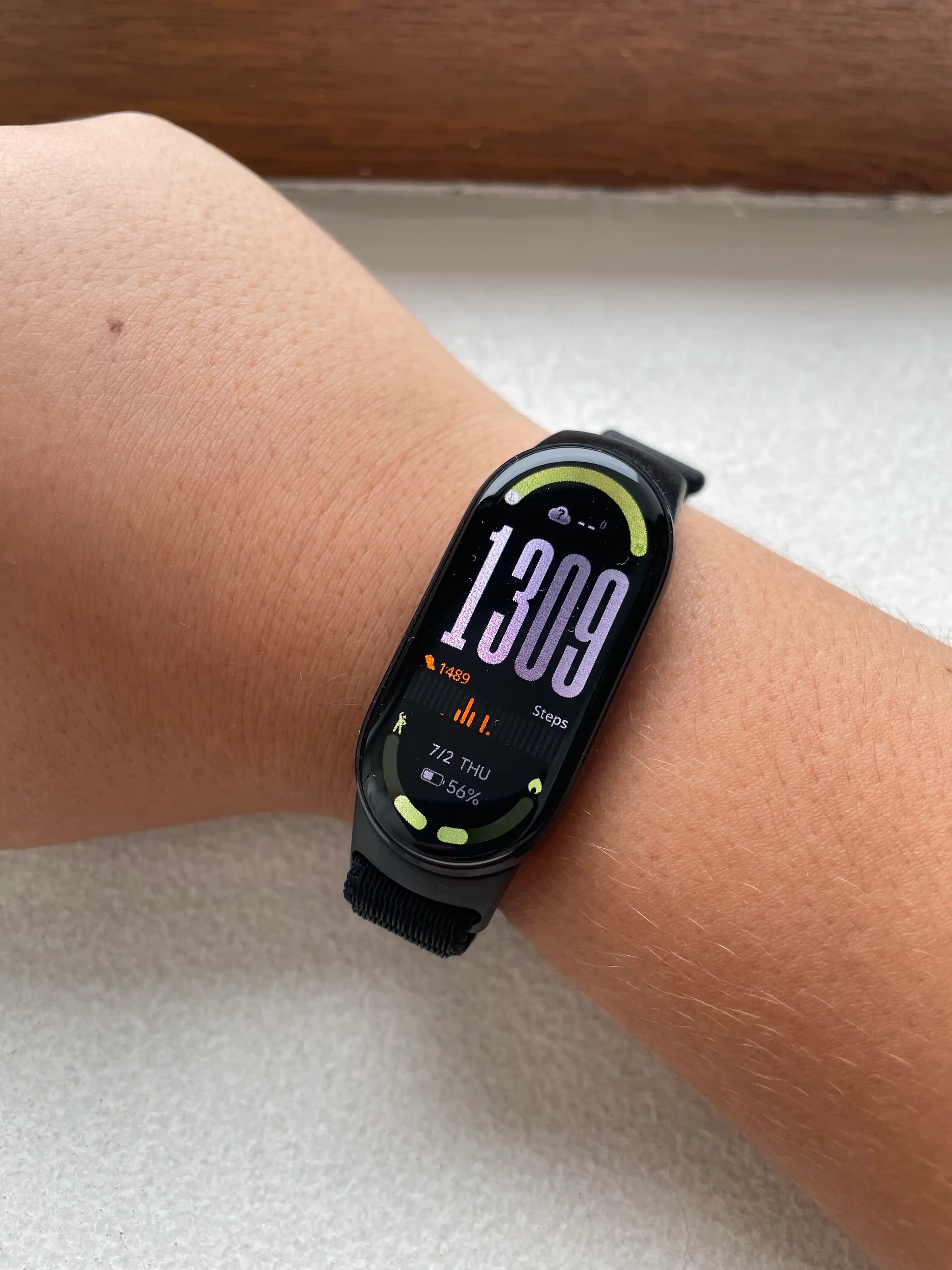 Xiaomi Smart Band 10 fitnes bilaguzugi, 1.72" AMOLED displey, 150dan ortiq sport rejimlari