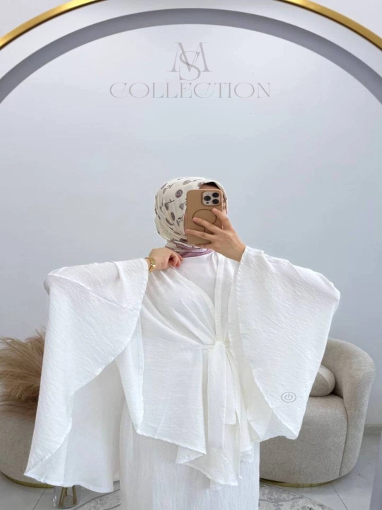 Kofta va yubka to‘plami, Armani Silk mato. Standart razmer. Ayollar uchun komplekt