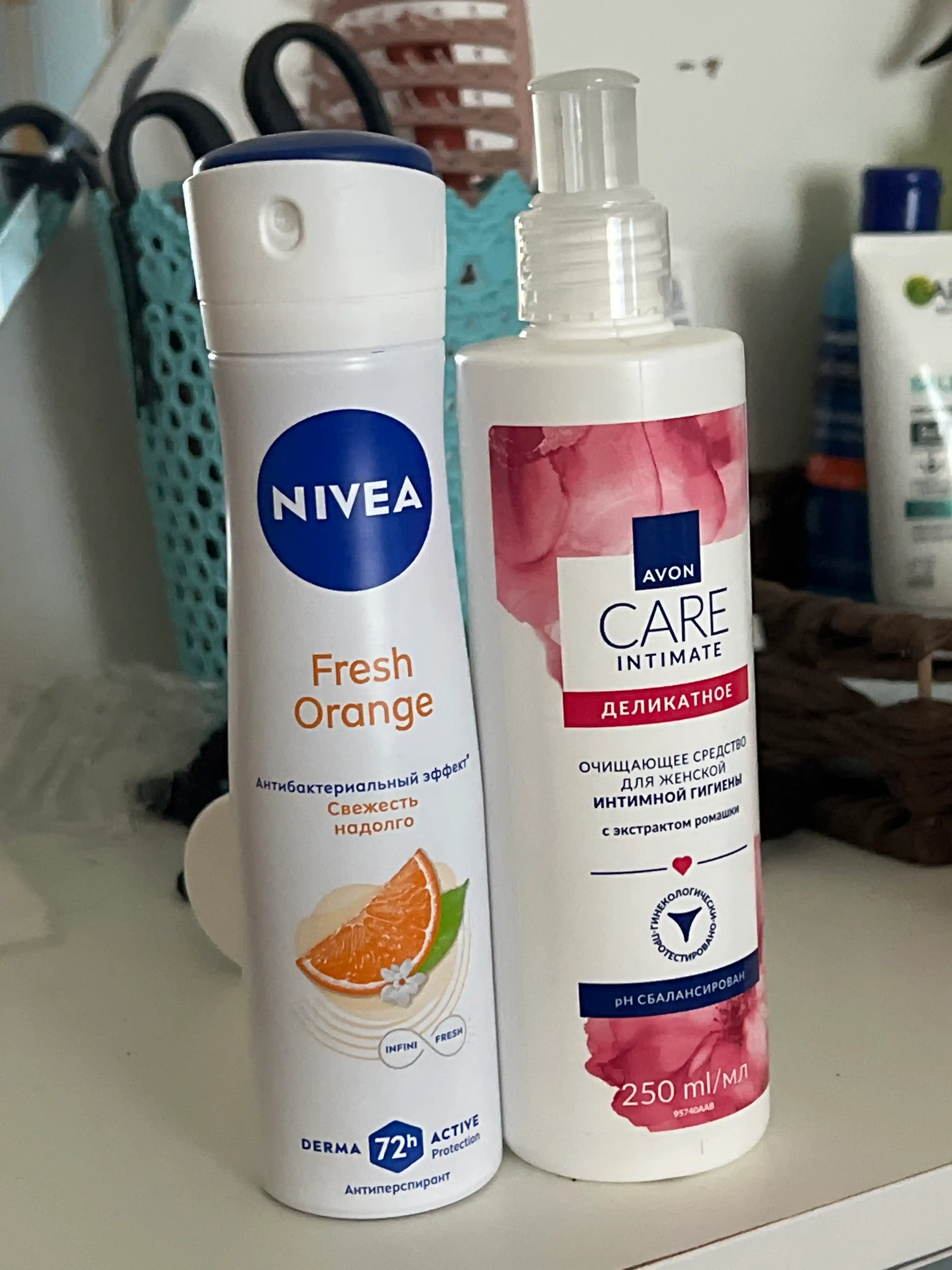 Cредство для женской гигиены Avon Care Avon Care Intimate с экстрактом ромашки, 250 мл