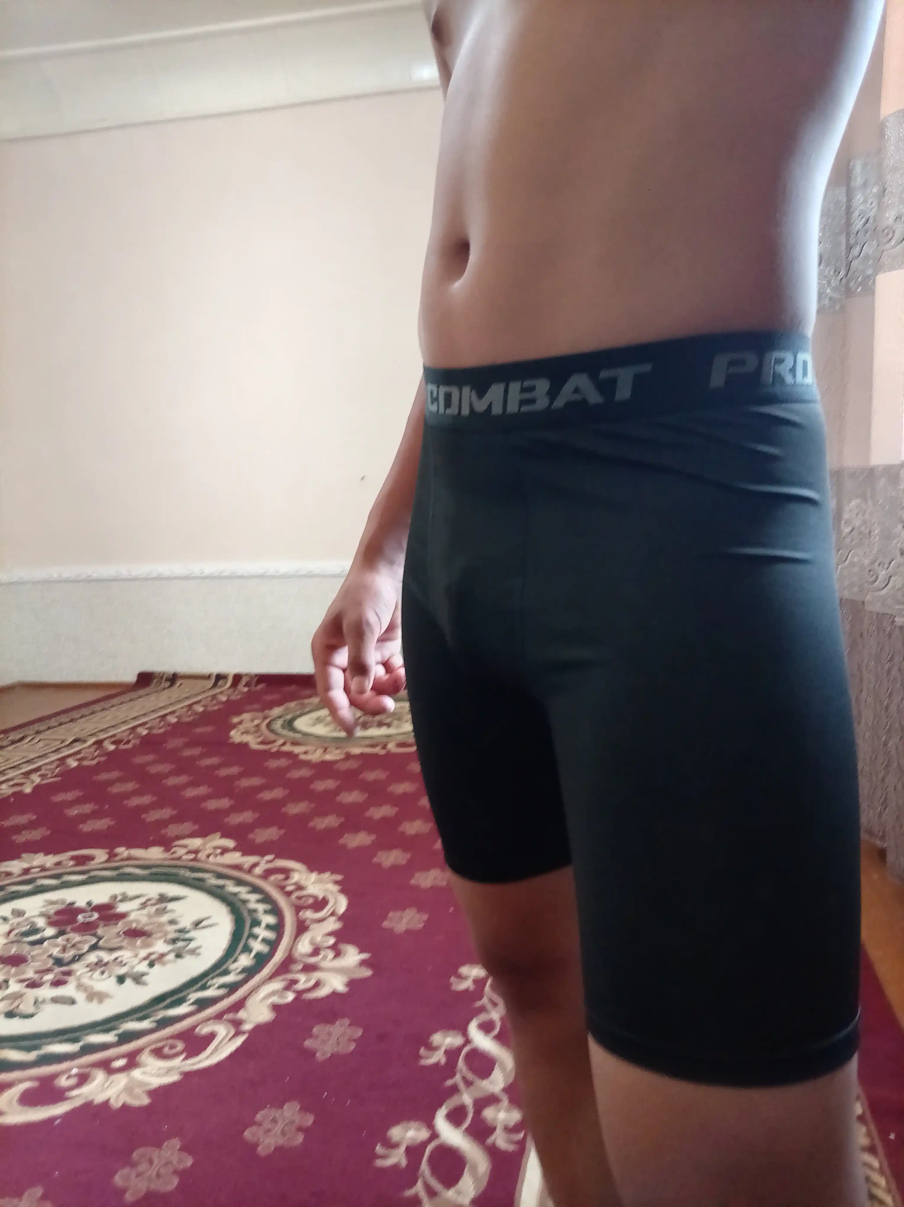 Erkaklar uchun kompression kalta taytslar, mashqlar uchun elastik shortiklar