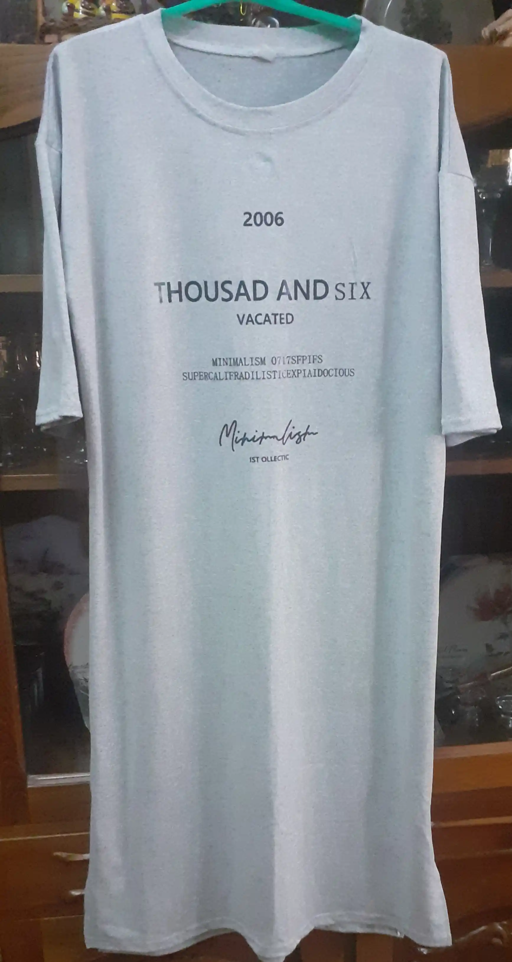 Ayollar uchun oversize futbolka ko‘ylak yozgi, printli, midi keng fason, to‘g‘ri bichimli