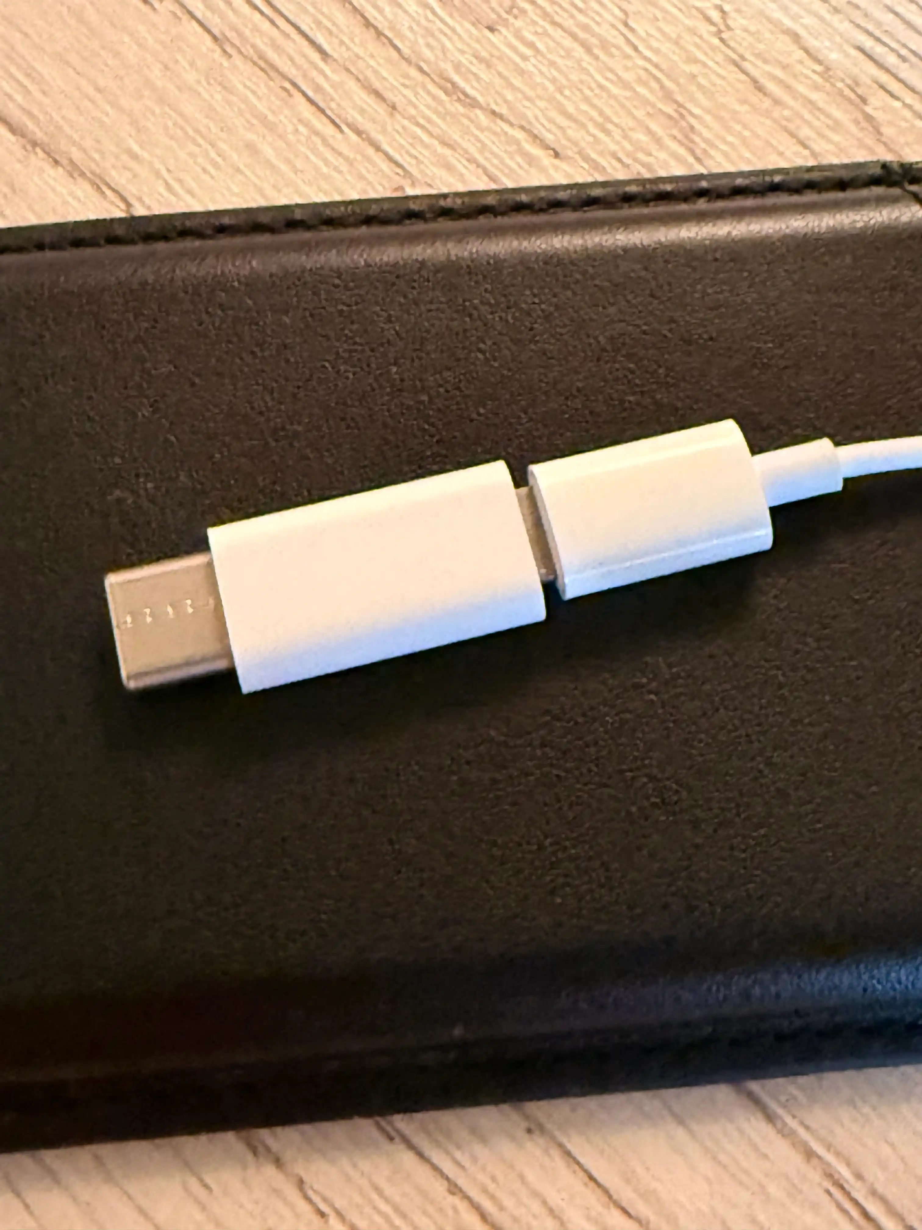 IPhone va Type-C uchun Lightning va Type-C almashtirgichi ↔ Lightning
