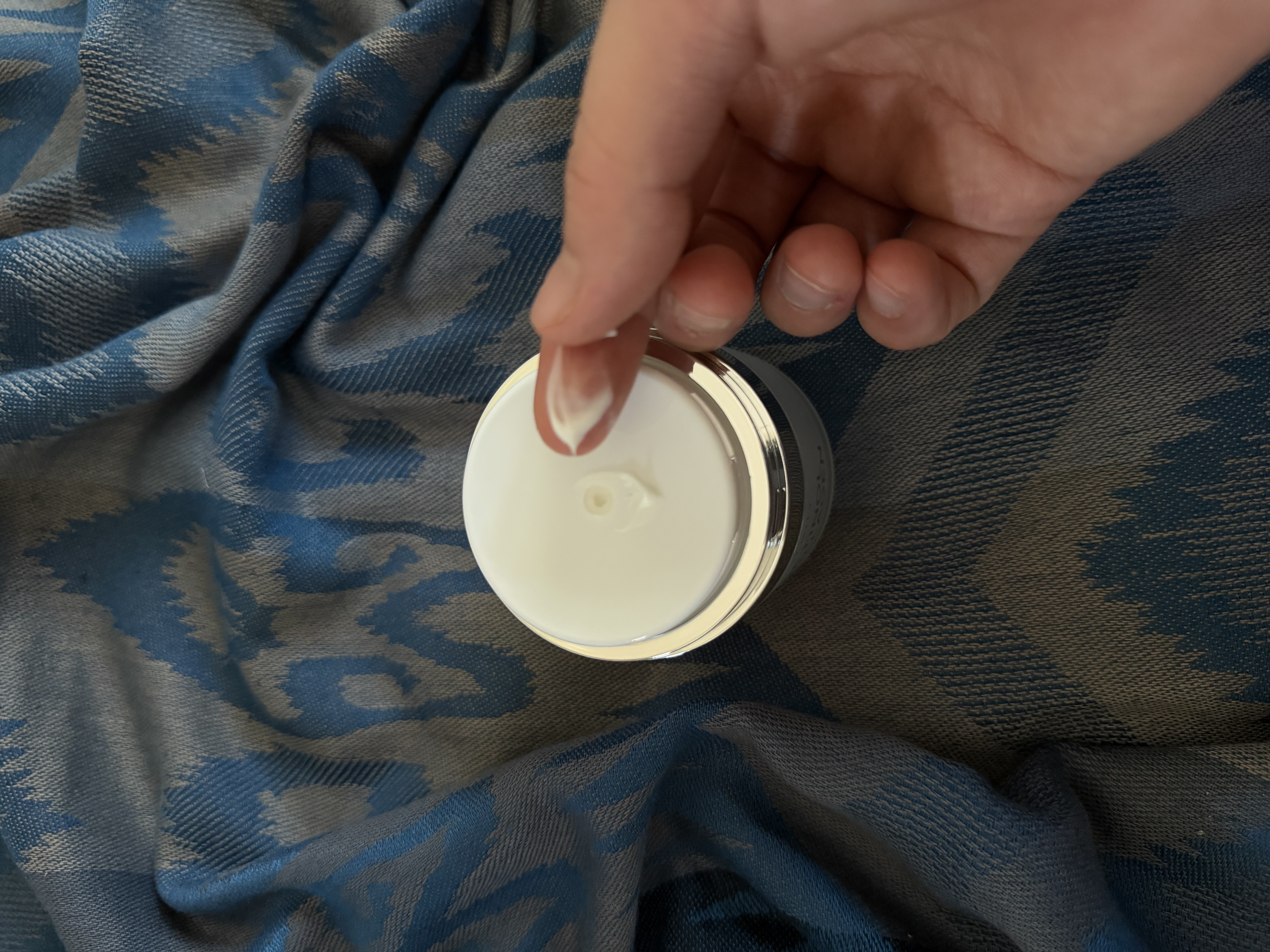 Dekolte sohasi uchun kollagen va retinolli, qarishga qarshi Semily yuz kremi, 50 ml