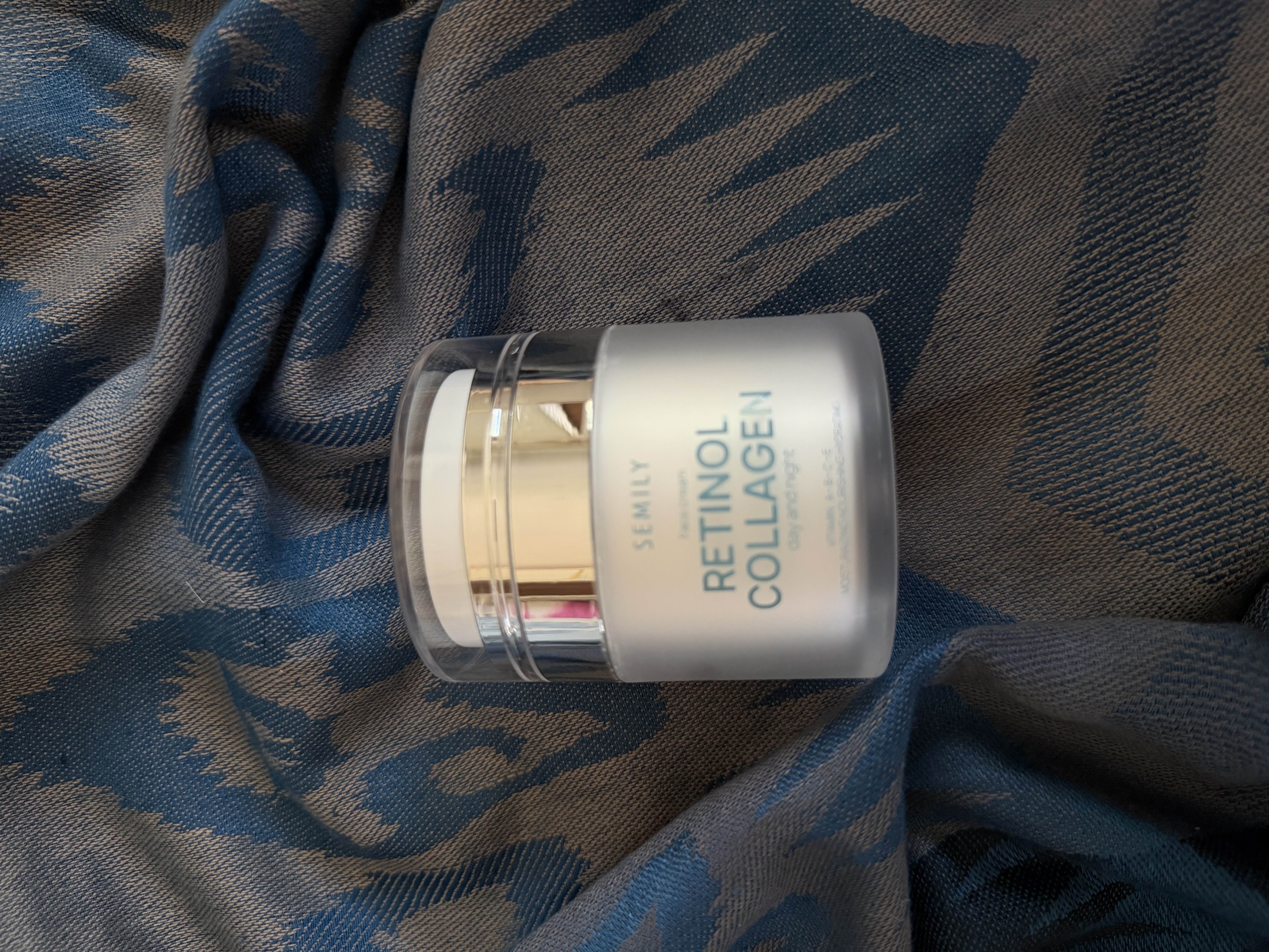 Dekolte sohasi uchun kollagen va retinolli, qarishga qarshi Semily yuz kremi, 50 ml