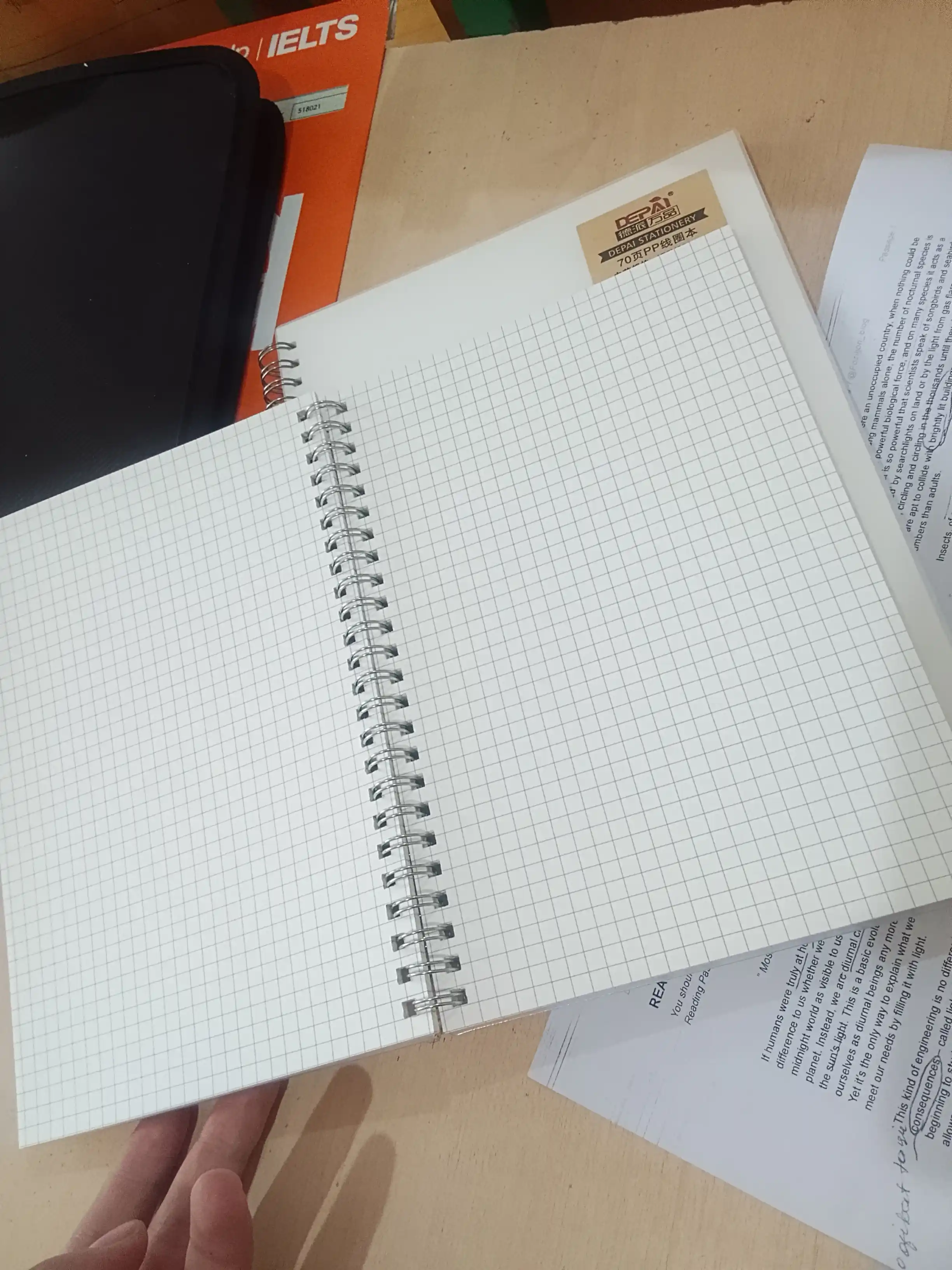 Shaffof muqovali A5 formatli bloknot