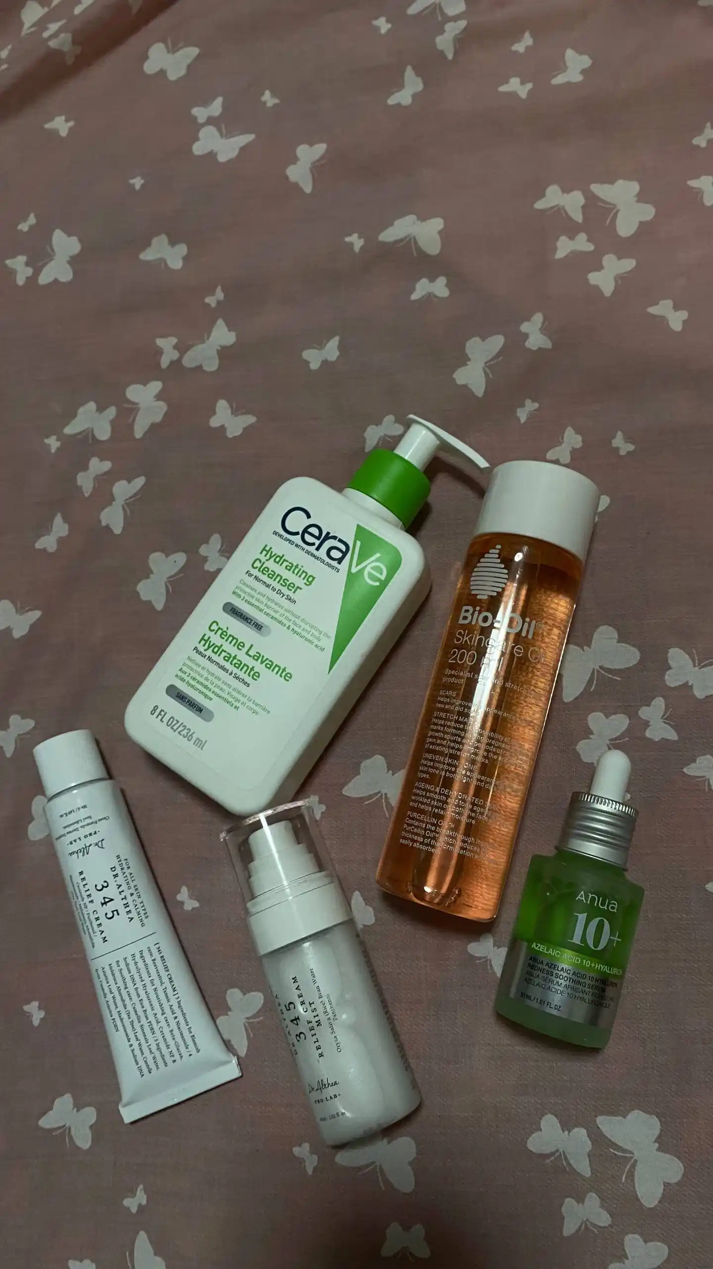CeraVe Normal va quruq yuz va badan terisi uchun namlantiruvchi tozalovchi krem-gel, 236 g