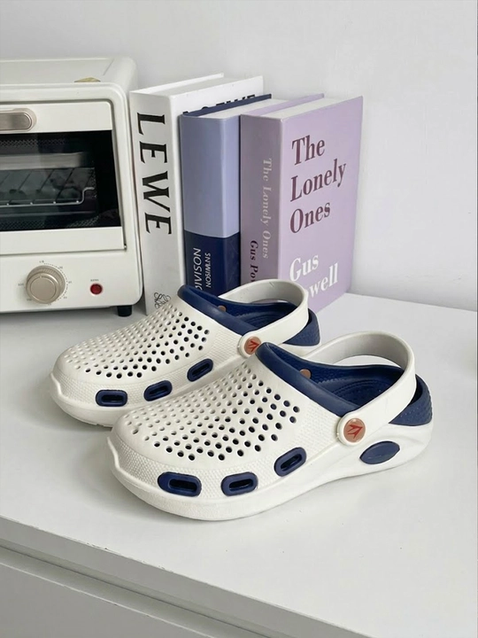 Ayollar uchun yengil EVA klog shippaklari Crocs uslubida