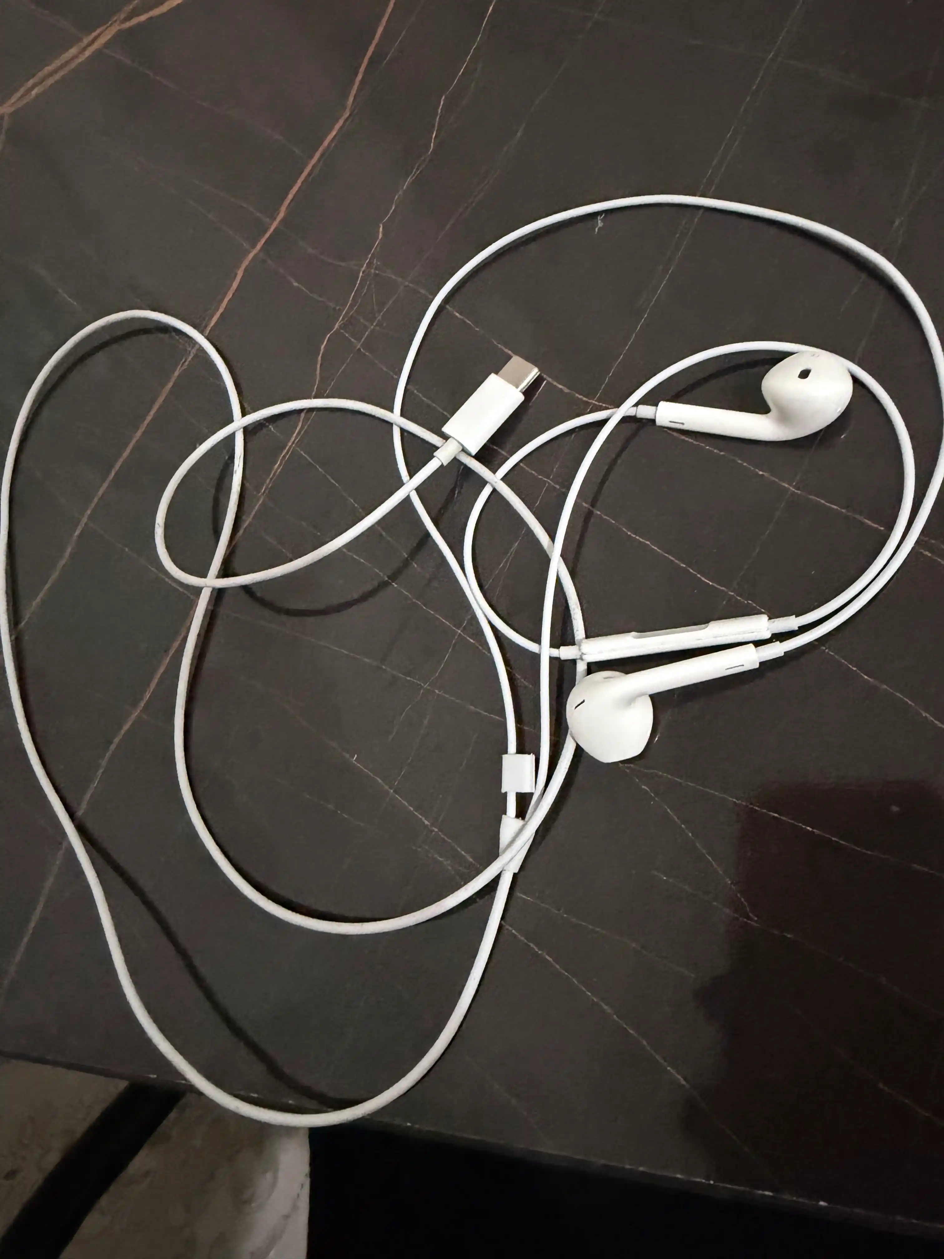 Simli quloqchinlar Apple,Type-c, iPhone 15 uchun vakuumsiz