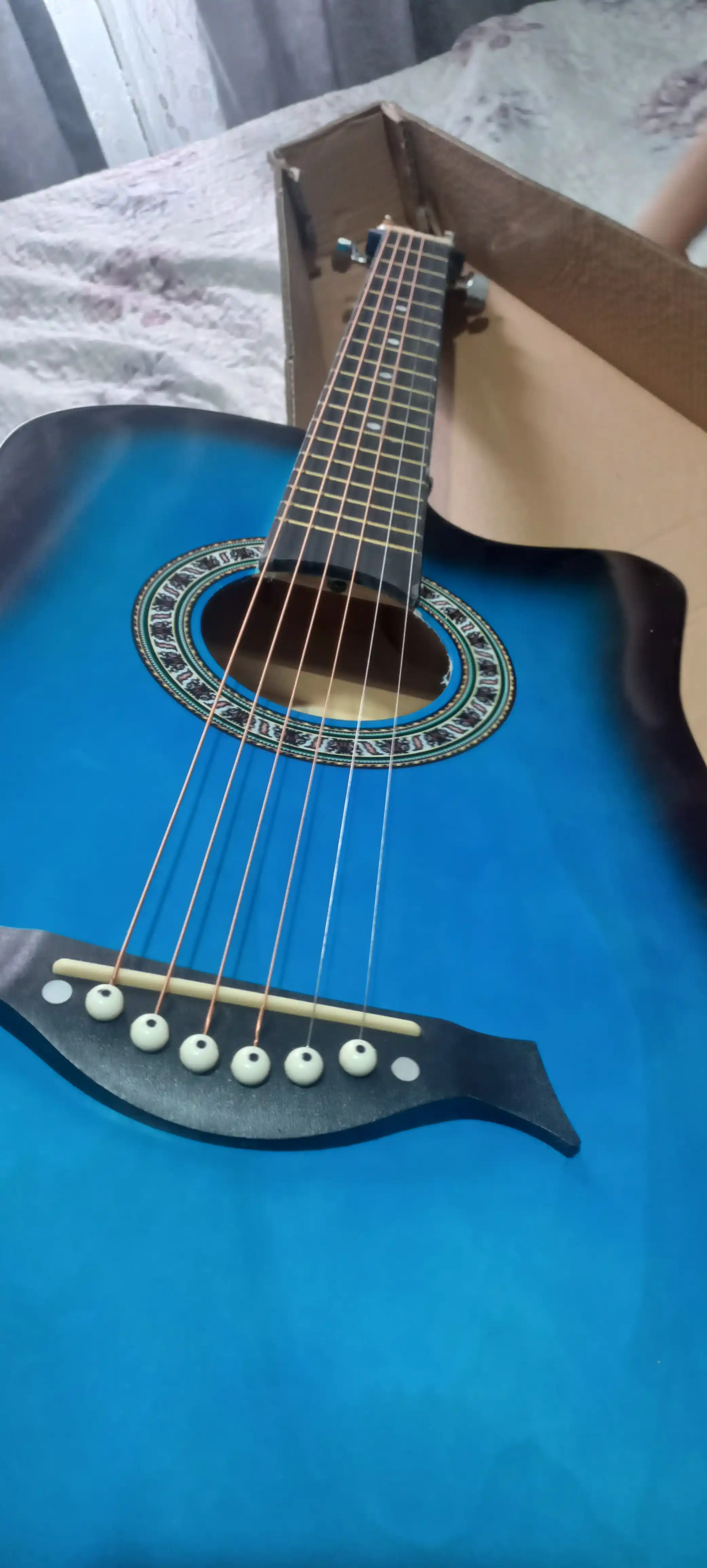 Akustik gitara QLT, 38 dyum