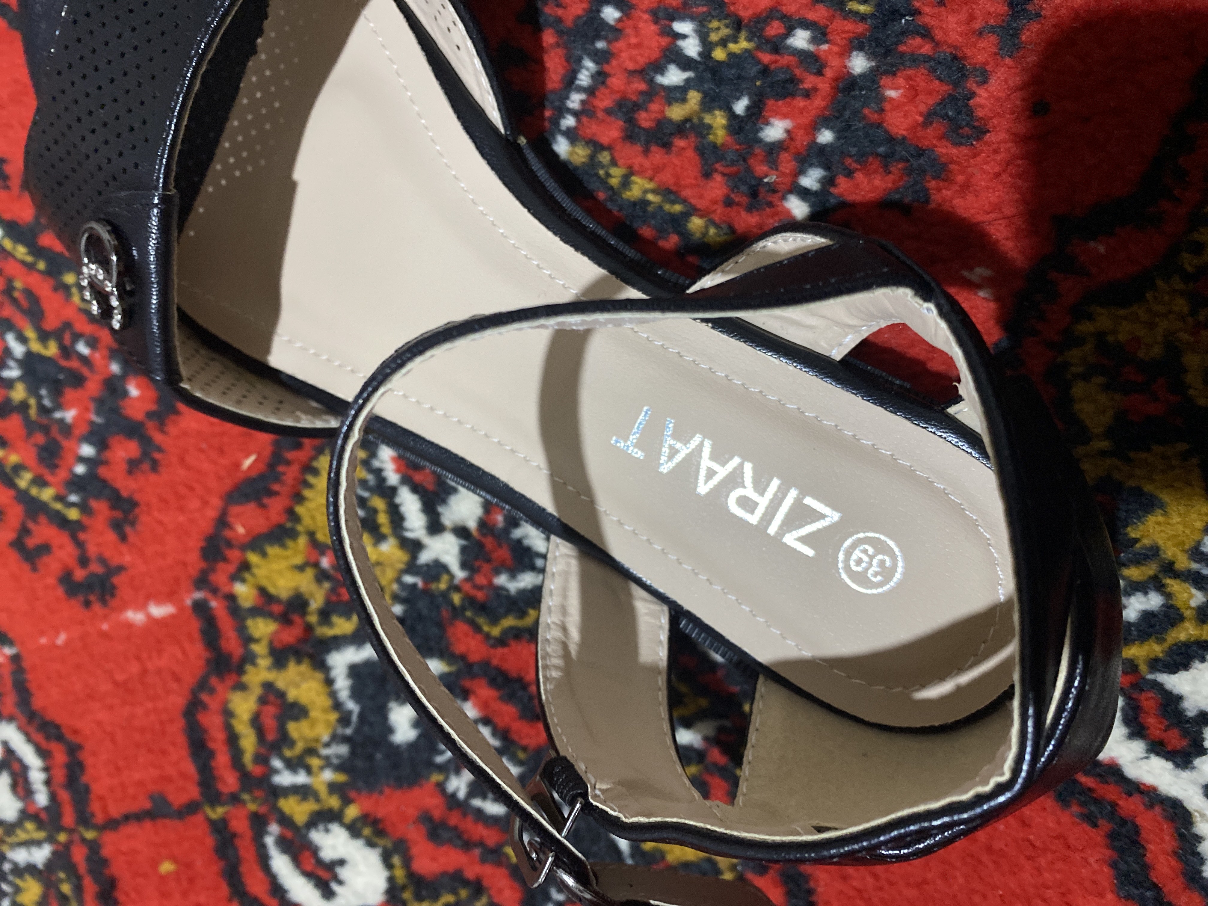 Ayollar uchun qulay va yengil yozgi bosonojkalar