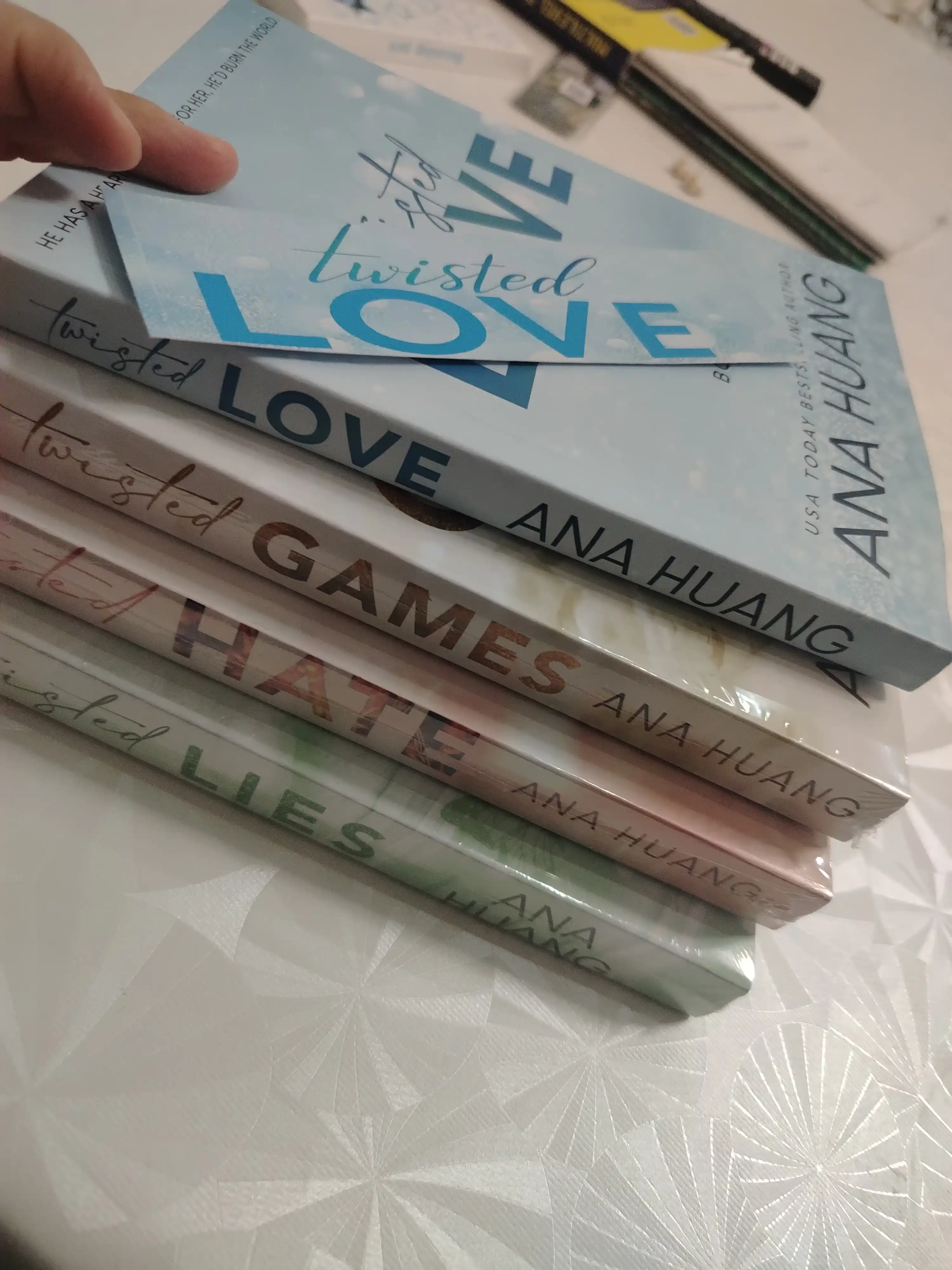 Twisted Love, Twisted Games, Twisted Hate, Twisted Lies, Ana Xuang, на английском
